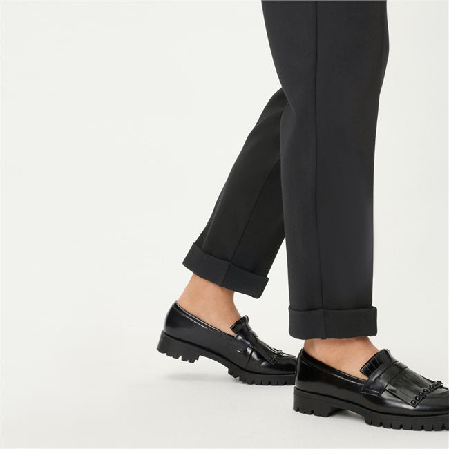 Pull On Cropped Trouser in Black