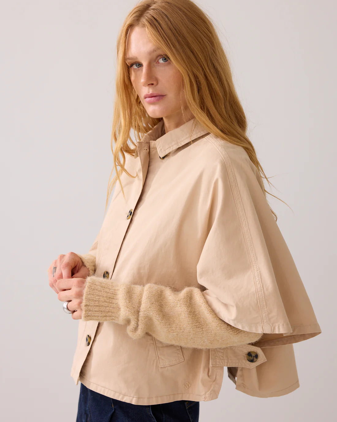 Aurora Stretch Twill Cape in Alpaca