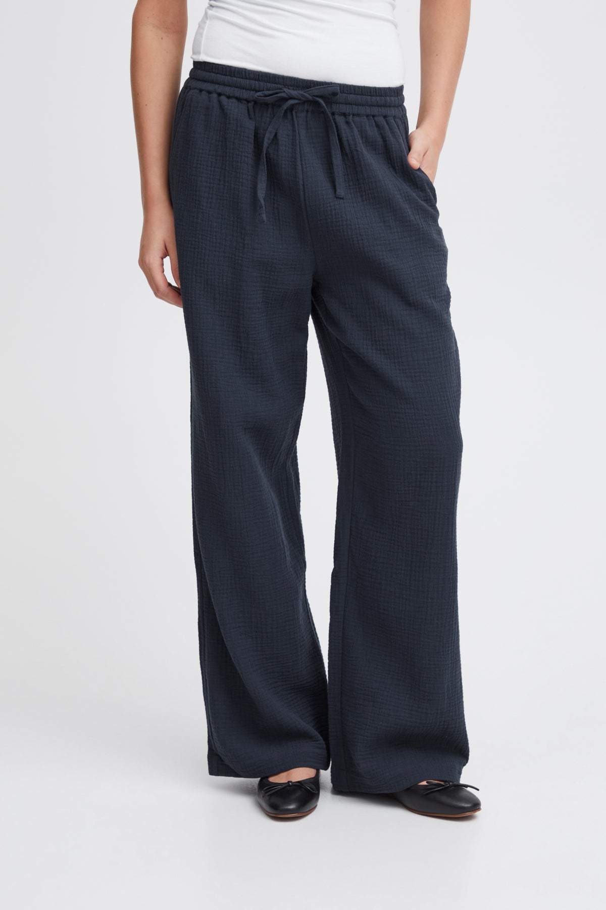 Mika Trouser in Total Eclipse