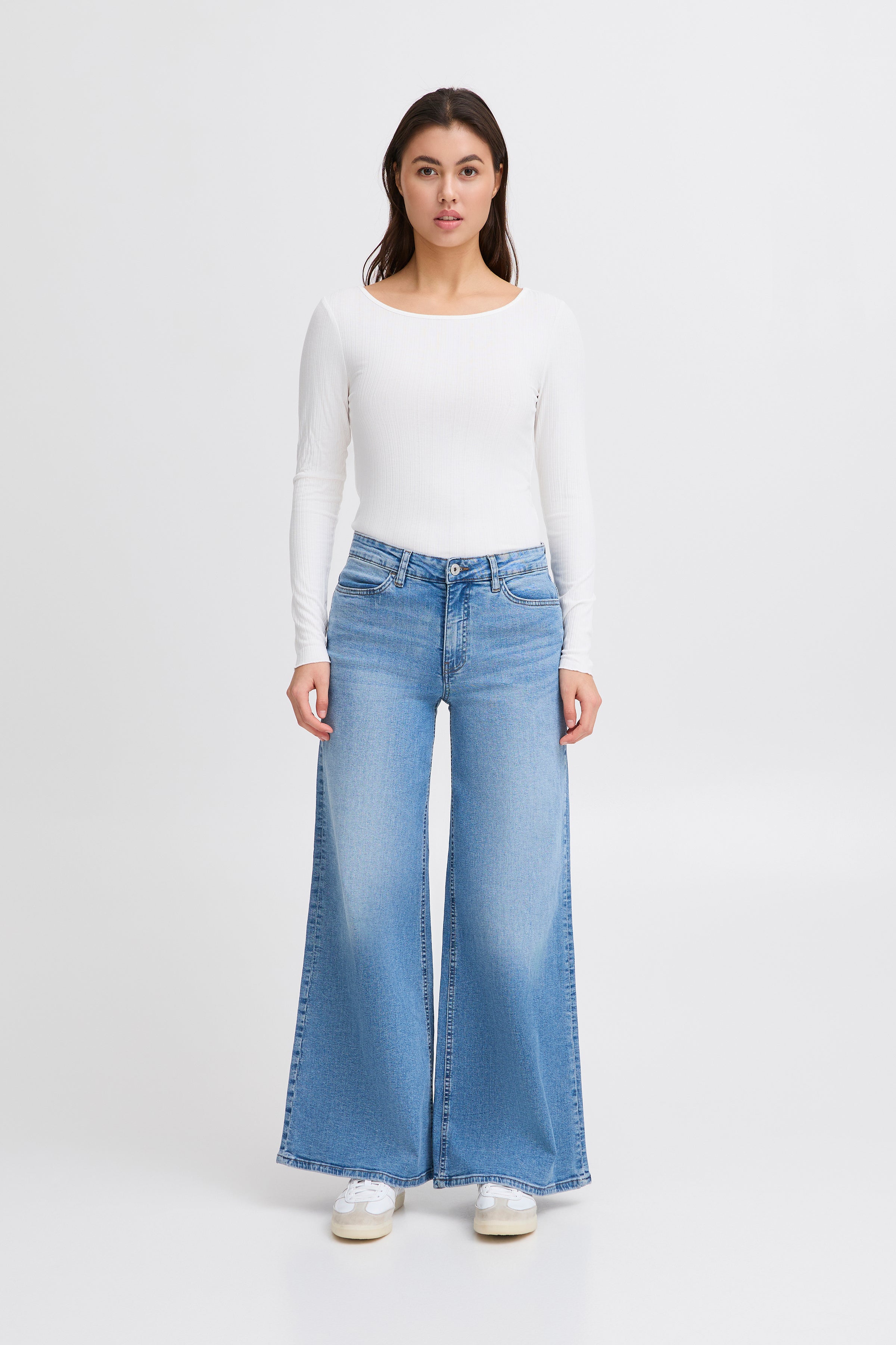 Cella Long Sleeve Top in Cloud Dancer