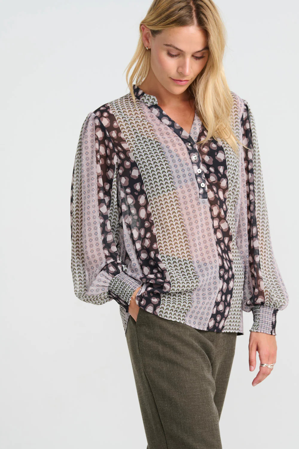 Aura Shirt in Mix