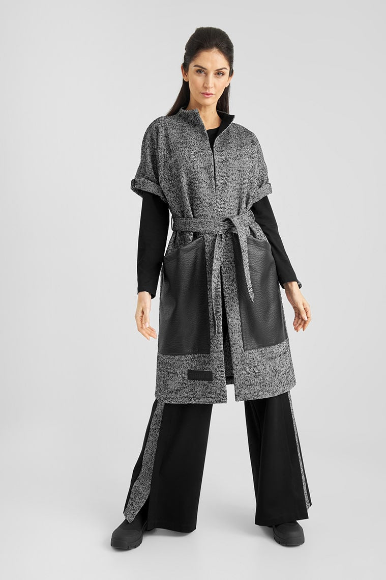Big Pockets Cardigan in Black