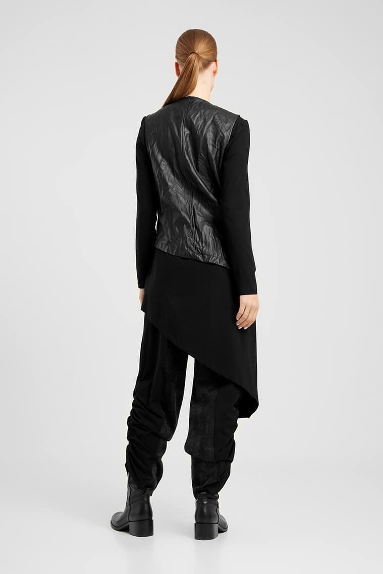 Topstitched Zipped Waistcoat in Black