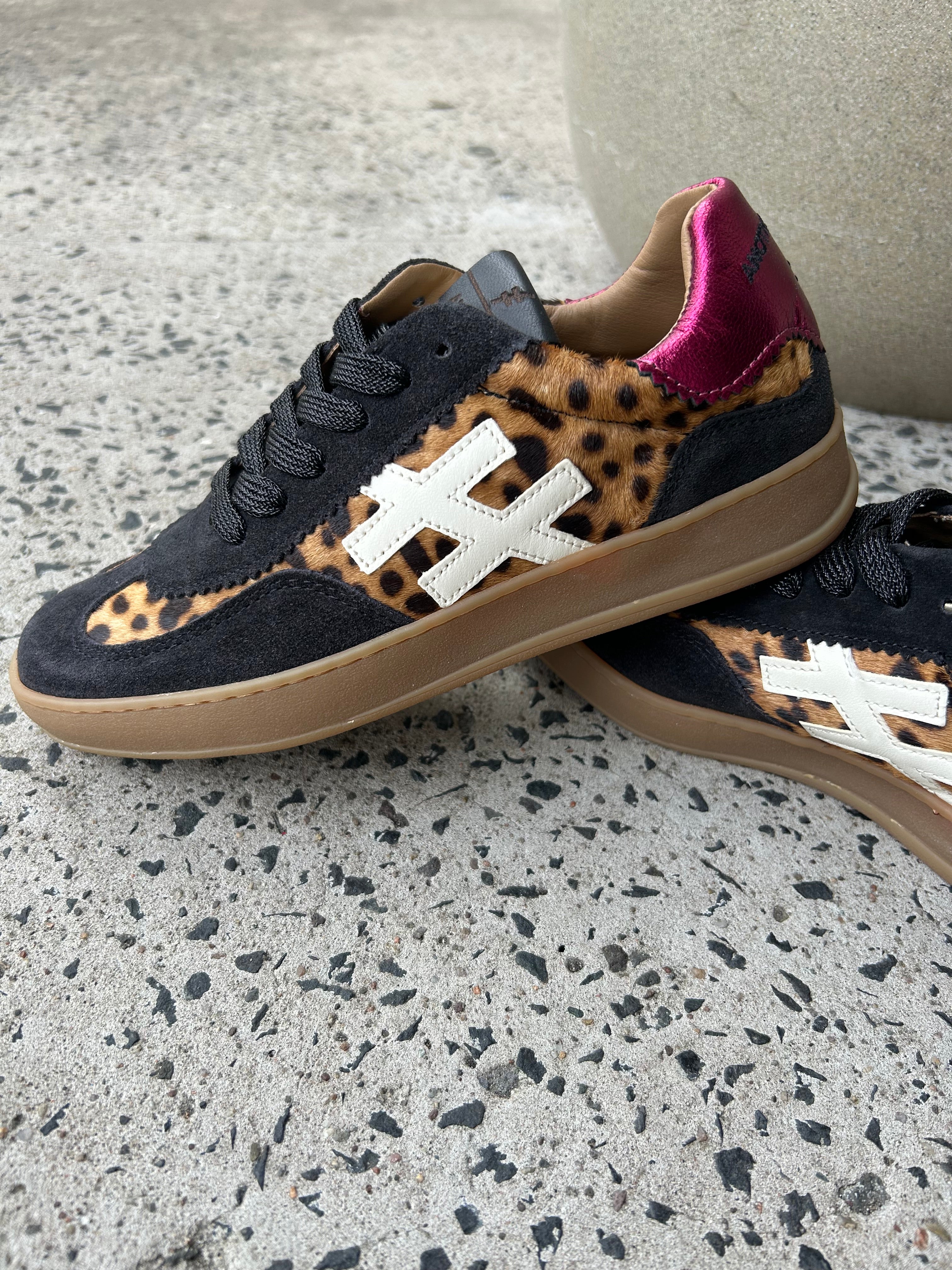 Lace Up Gum Sole Trainer in Leopard/Black