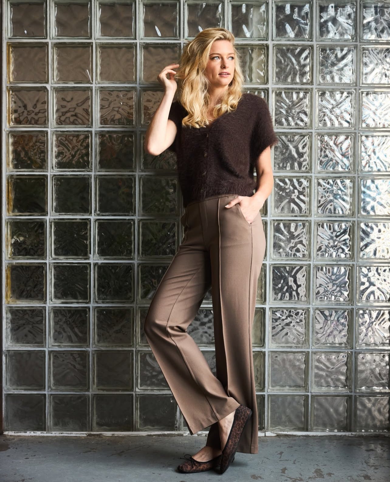Sleeveless Fuzzy Cardigan in Espresso