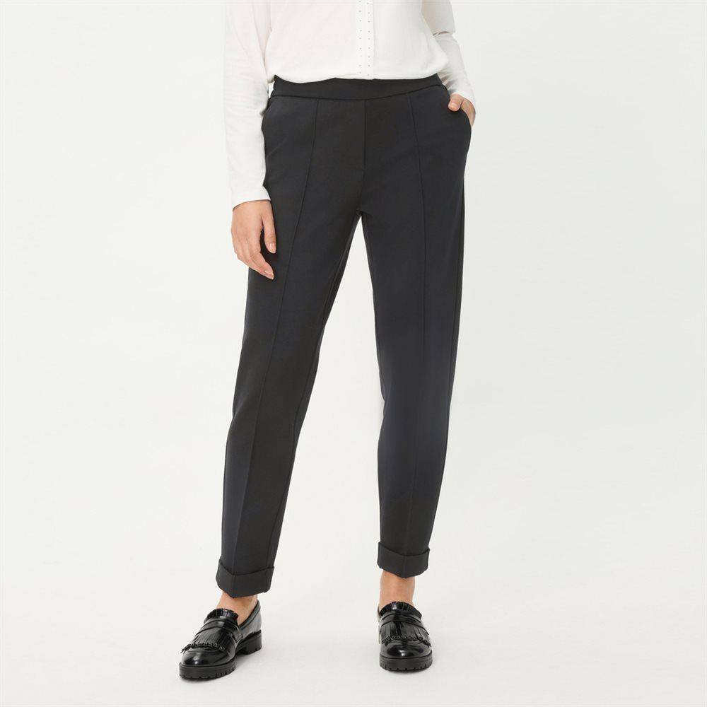 Pull On Cropped Trouser in Black