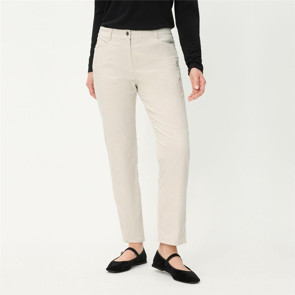 Cropped Trouser in Almond Beige