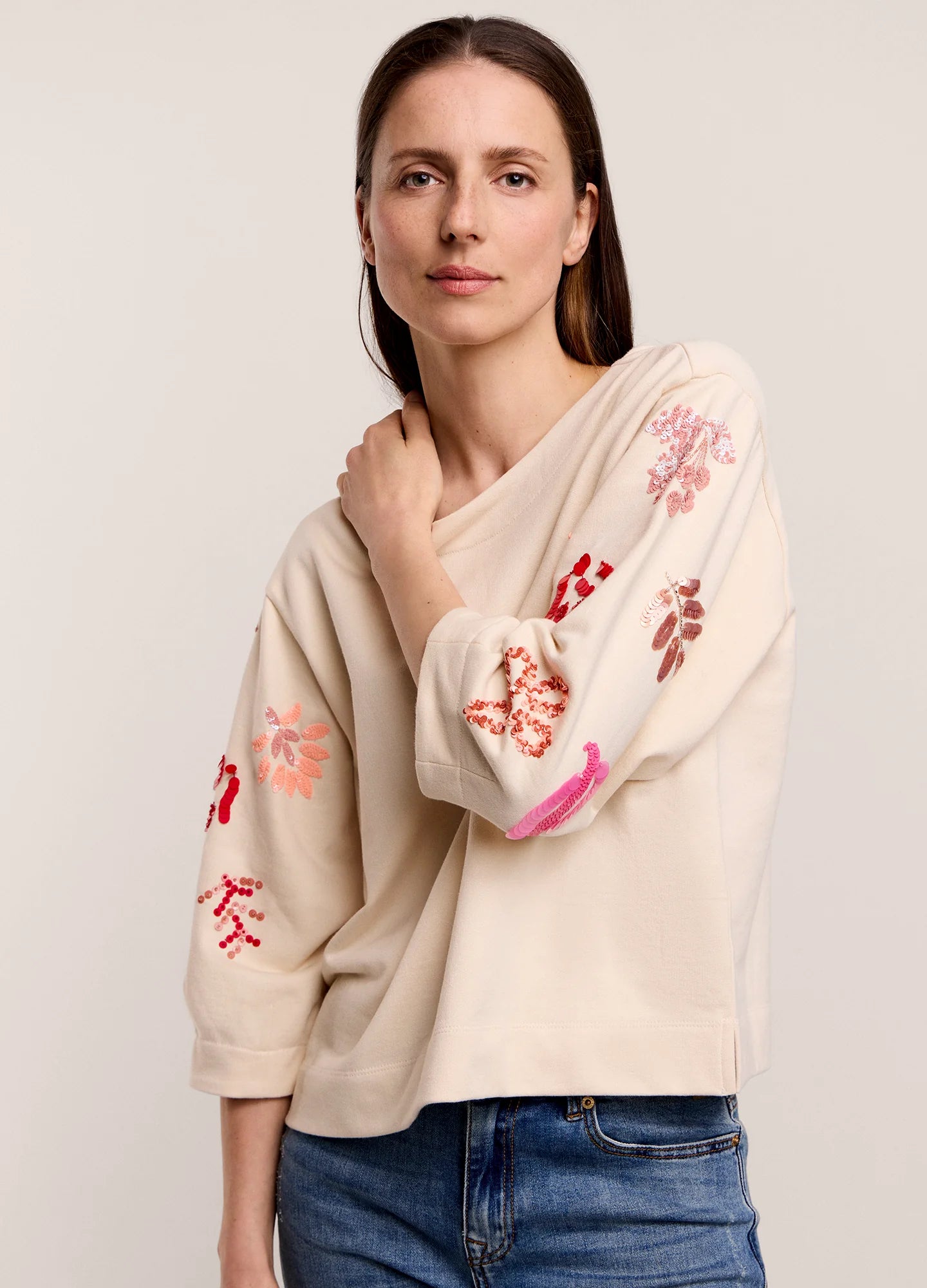 Sweatshirt with Sequins in Ivory