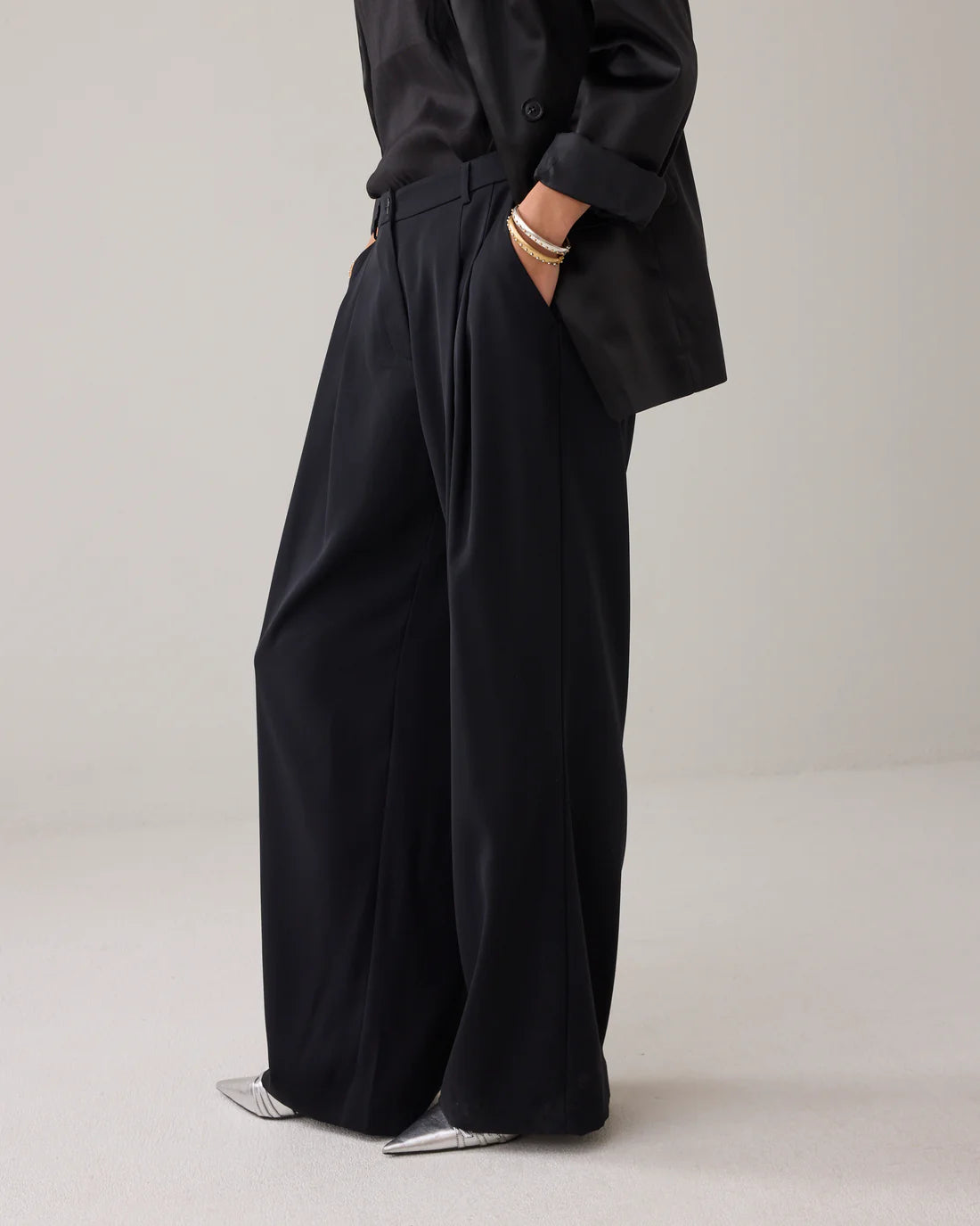 Wide Fluid Trouser in Black