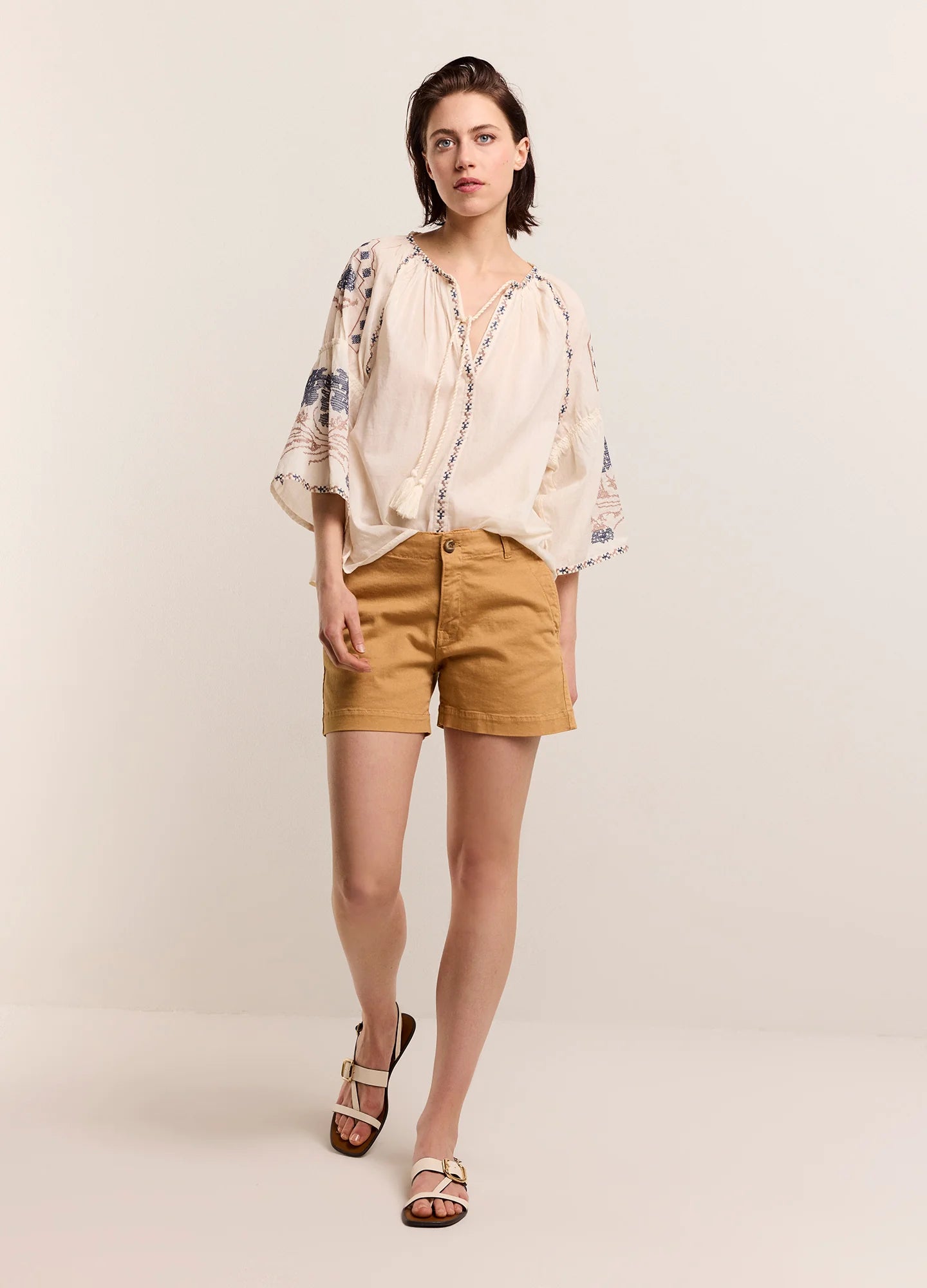 Chino Shorts in Soft Camel
