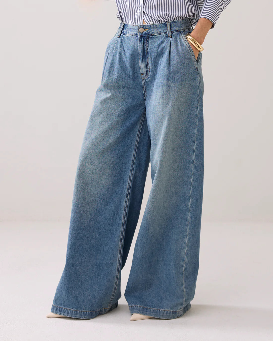 Ultra Wide Leg Jeans in Blue