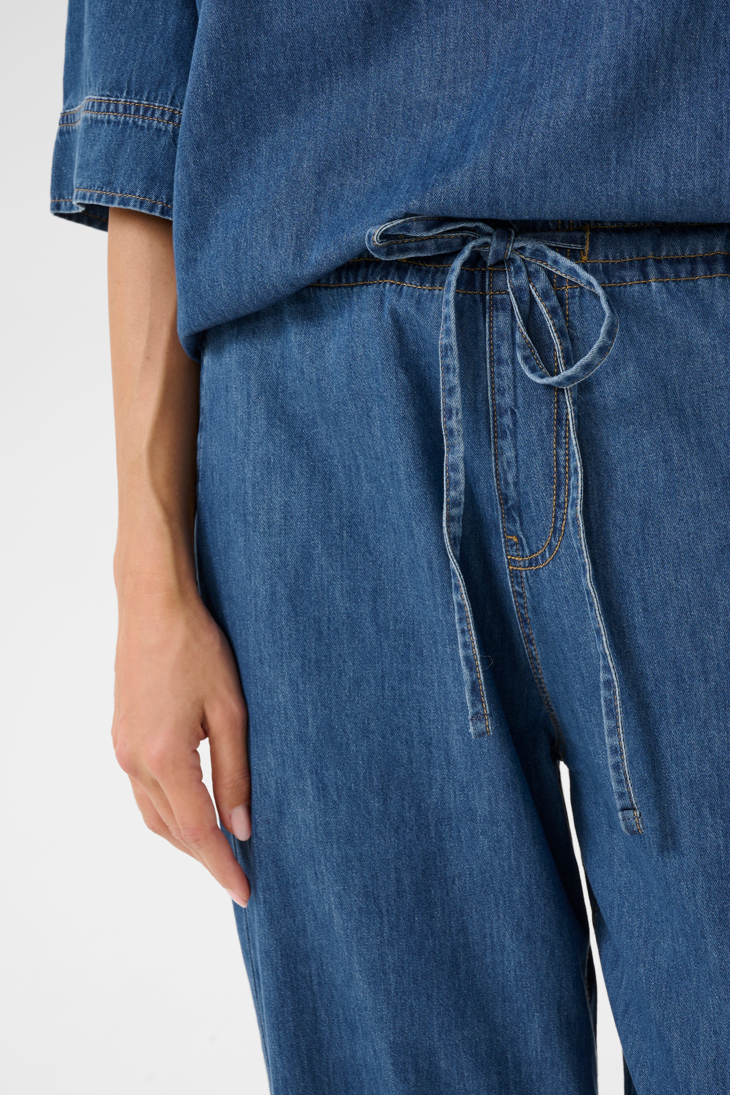 Avril Jean in Rinse Wash Blue
