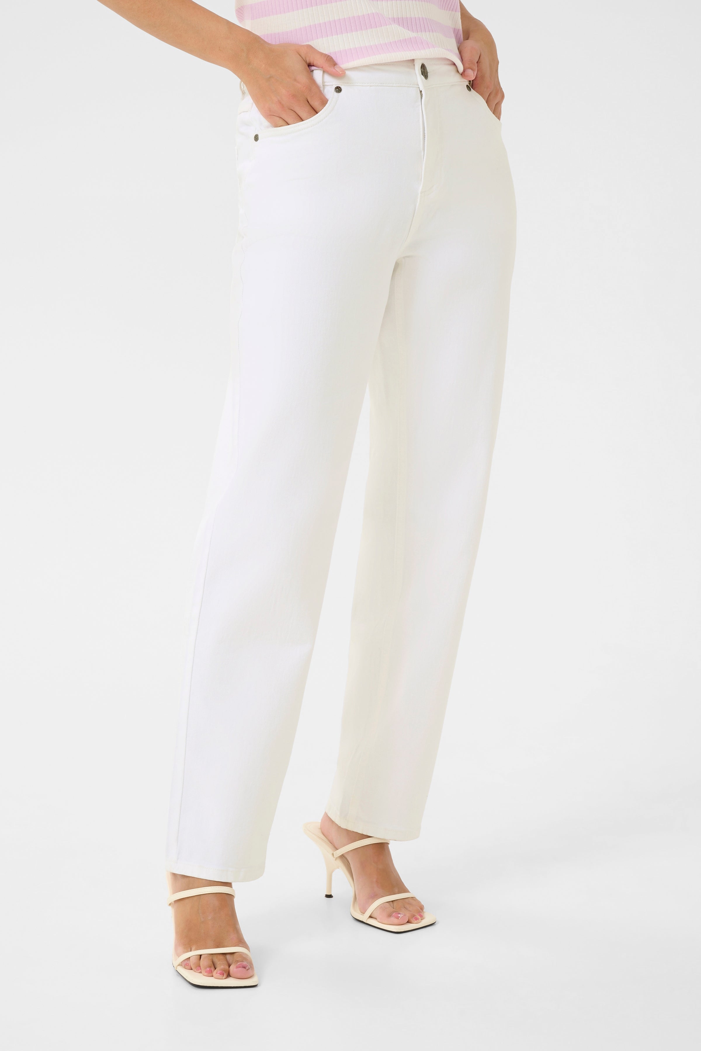 Deva Ami Cropped Jeans in White