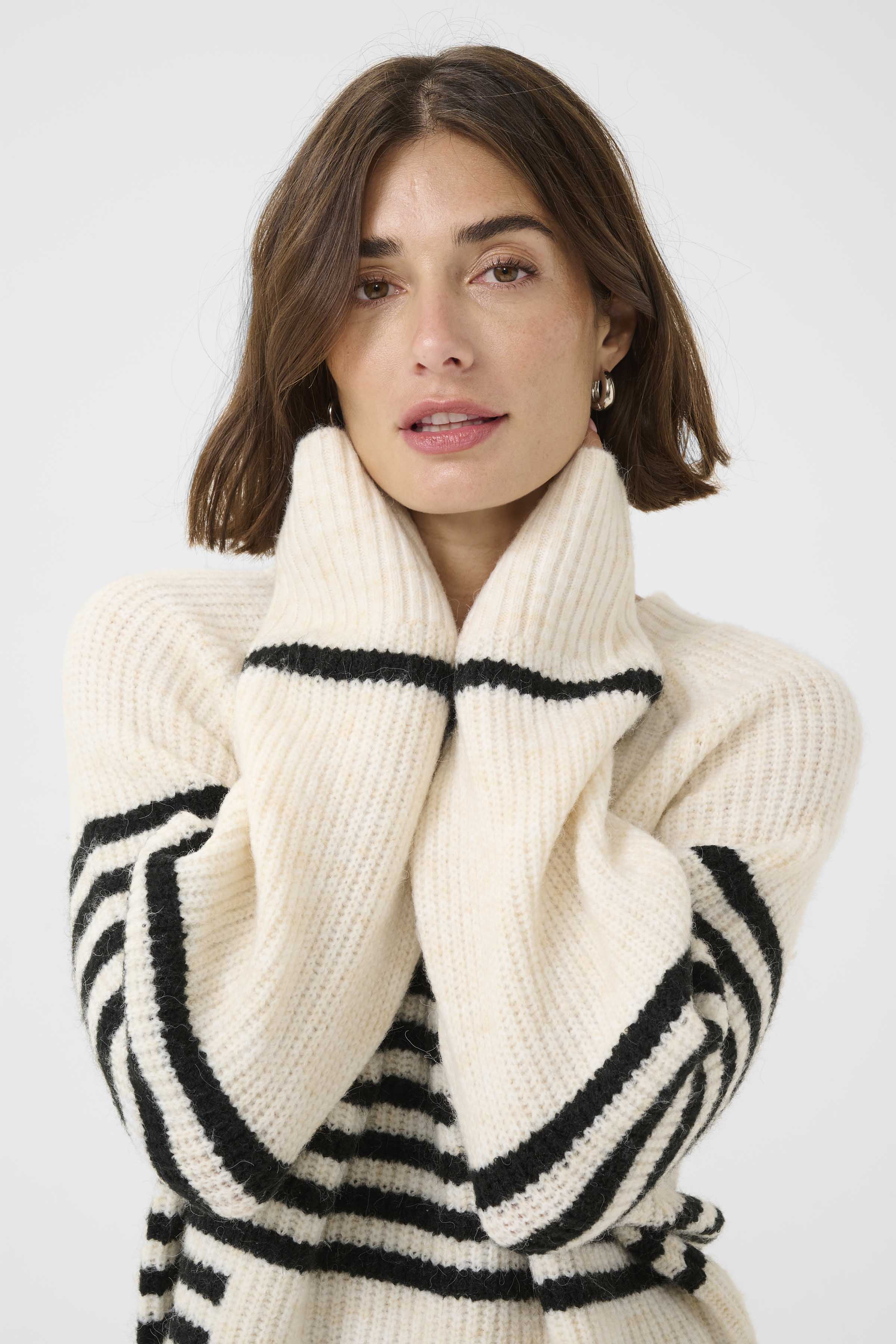 Nicky Kimmy Stripe Pullover in Whitecap/Black