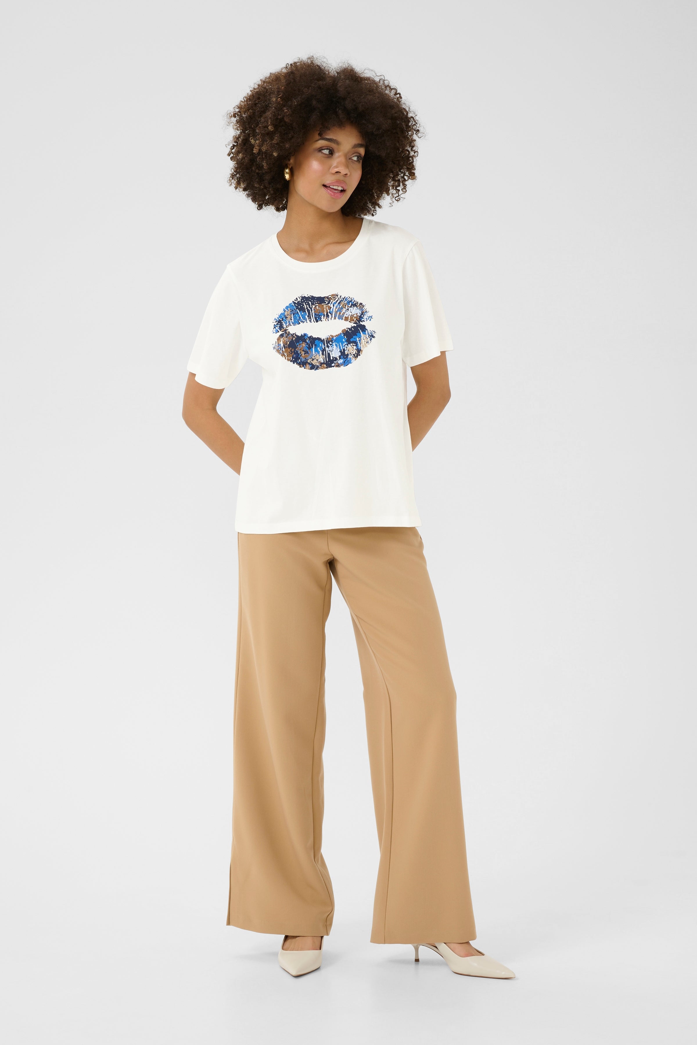 Gab Amora T-Shirt in White/Blue