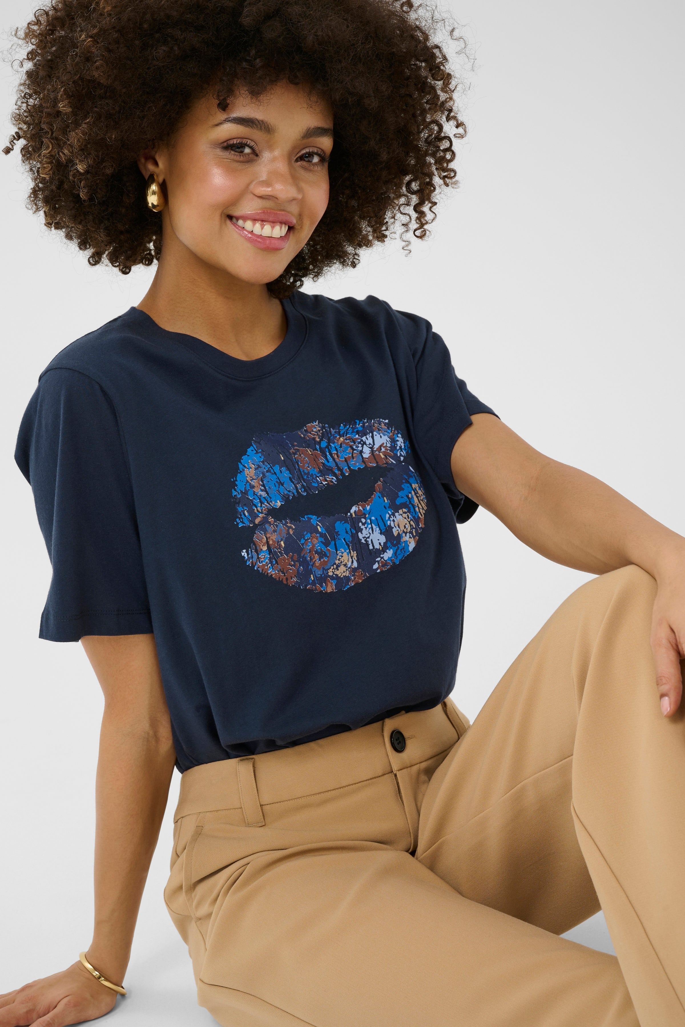 Gab Amora T-Shirt in Salute/Blue Floral
