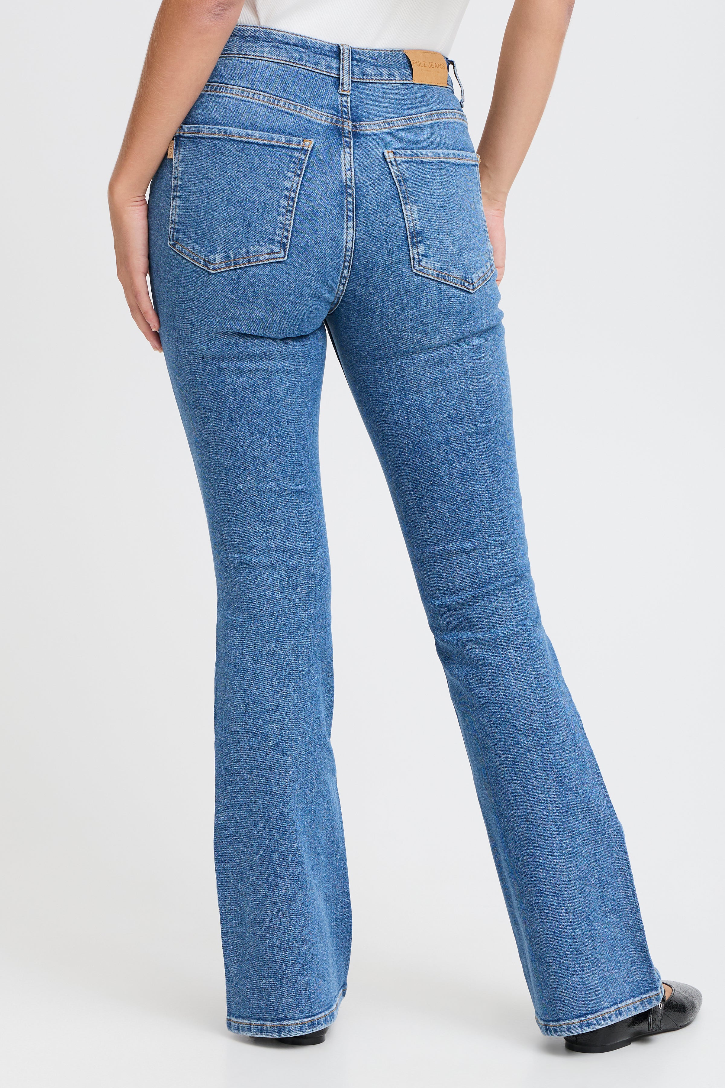 Bella Boocut Leg in Medium Blue