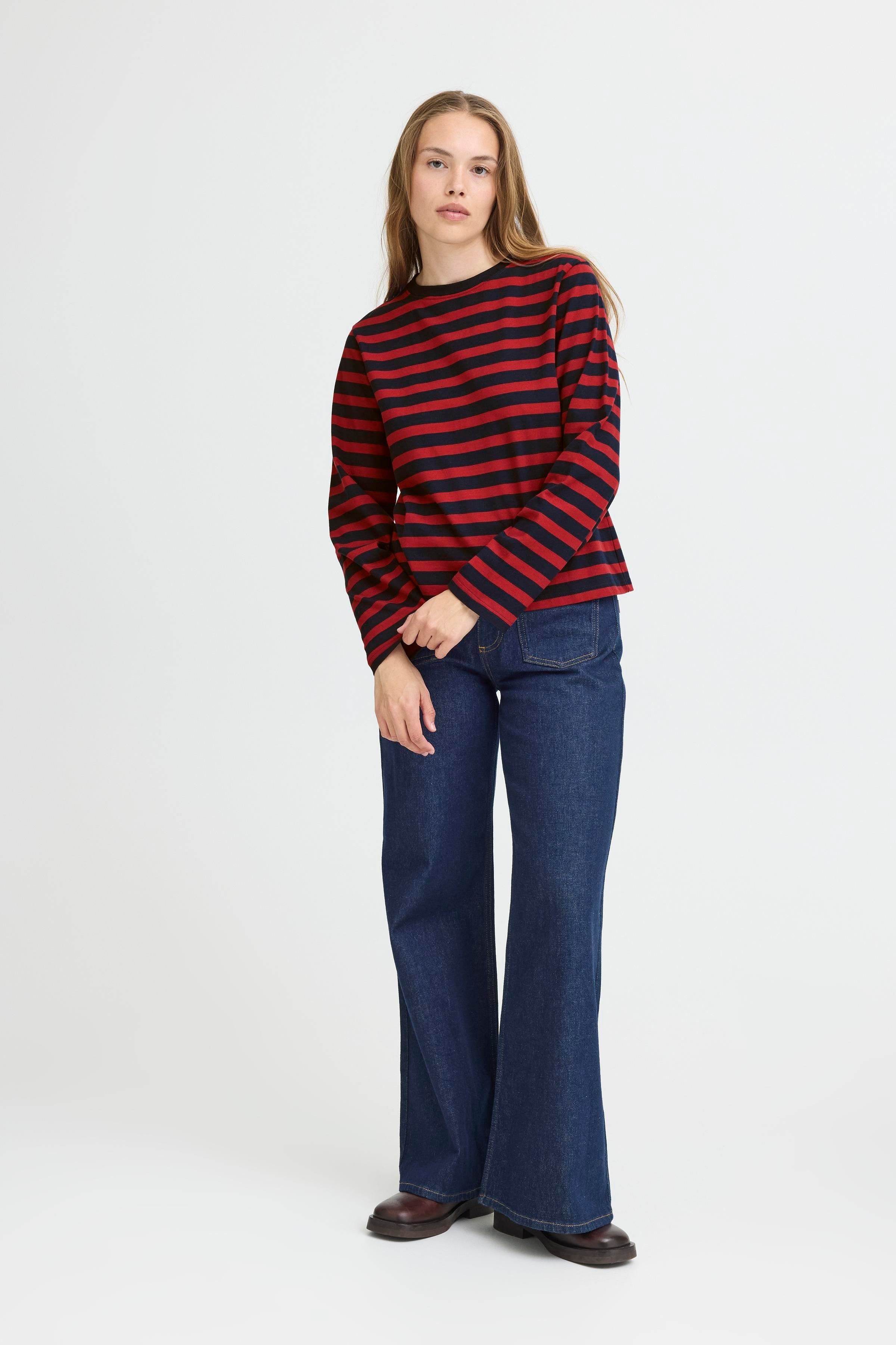 Sahana T-Shirt in Navy Burned Red