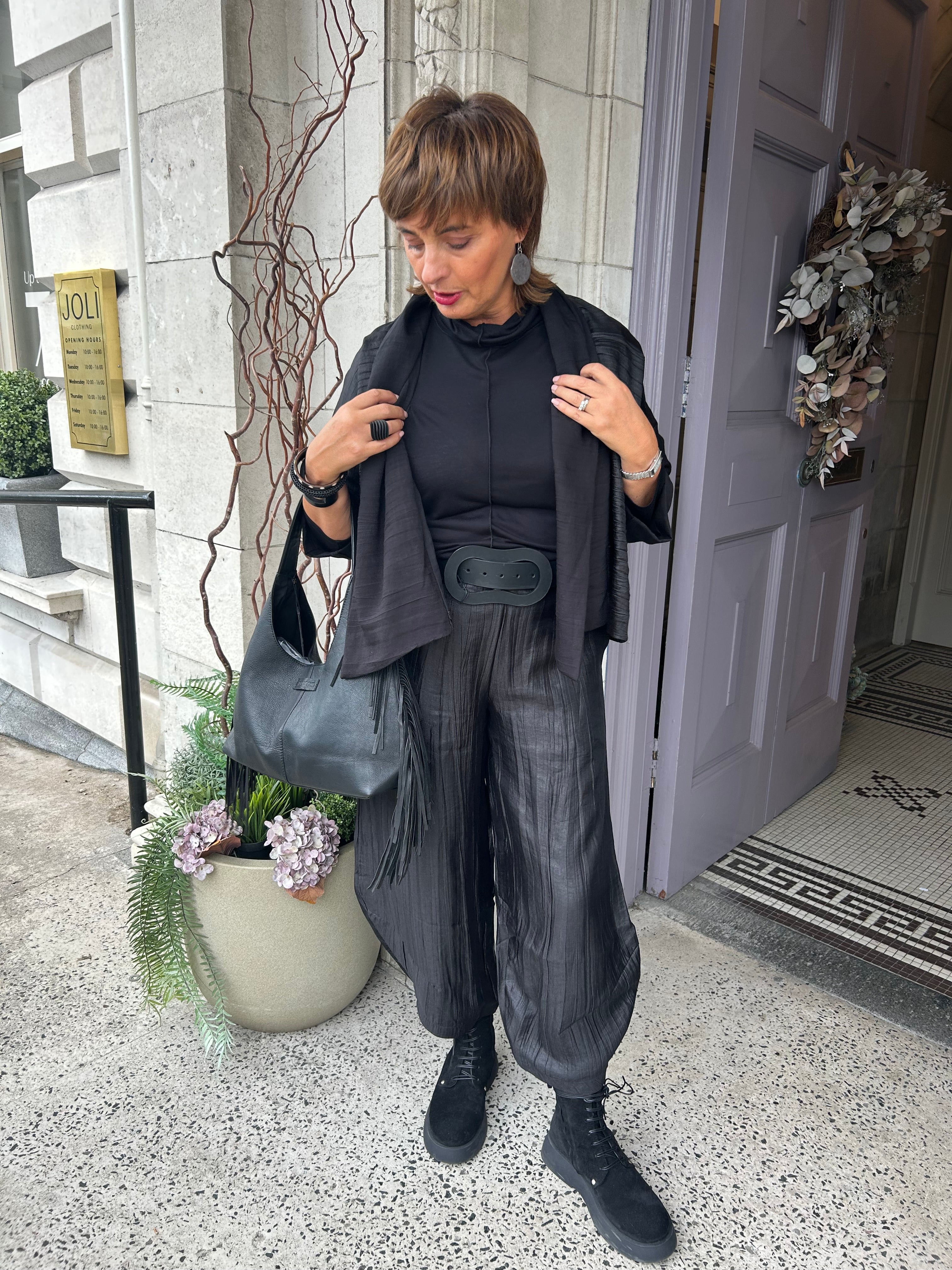 Crinkle Trouser in Black