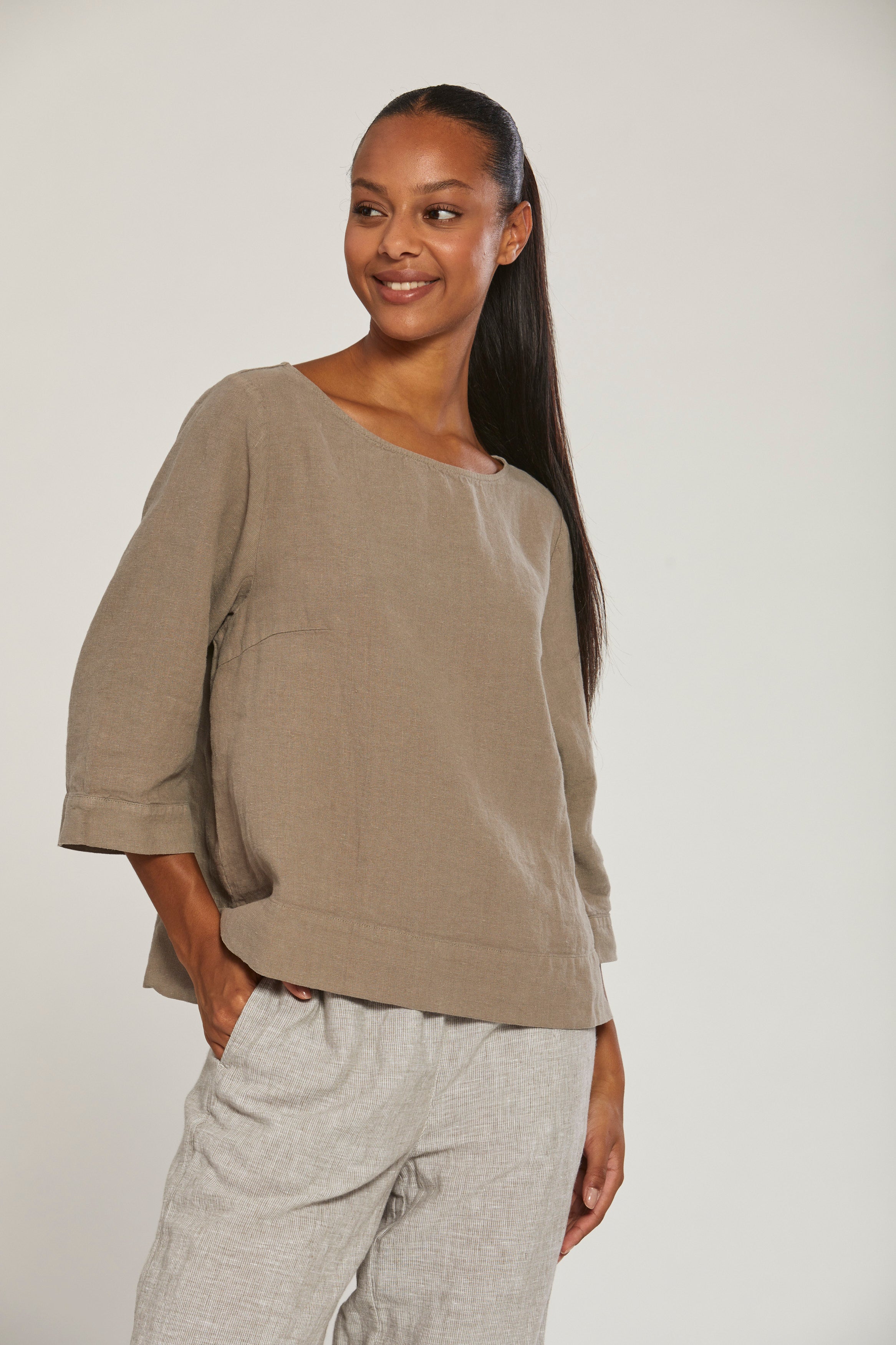 Short Blouse in Taupe