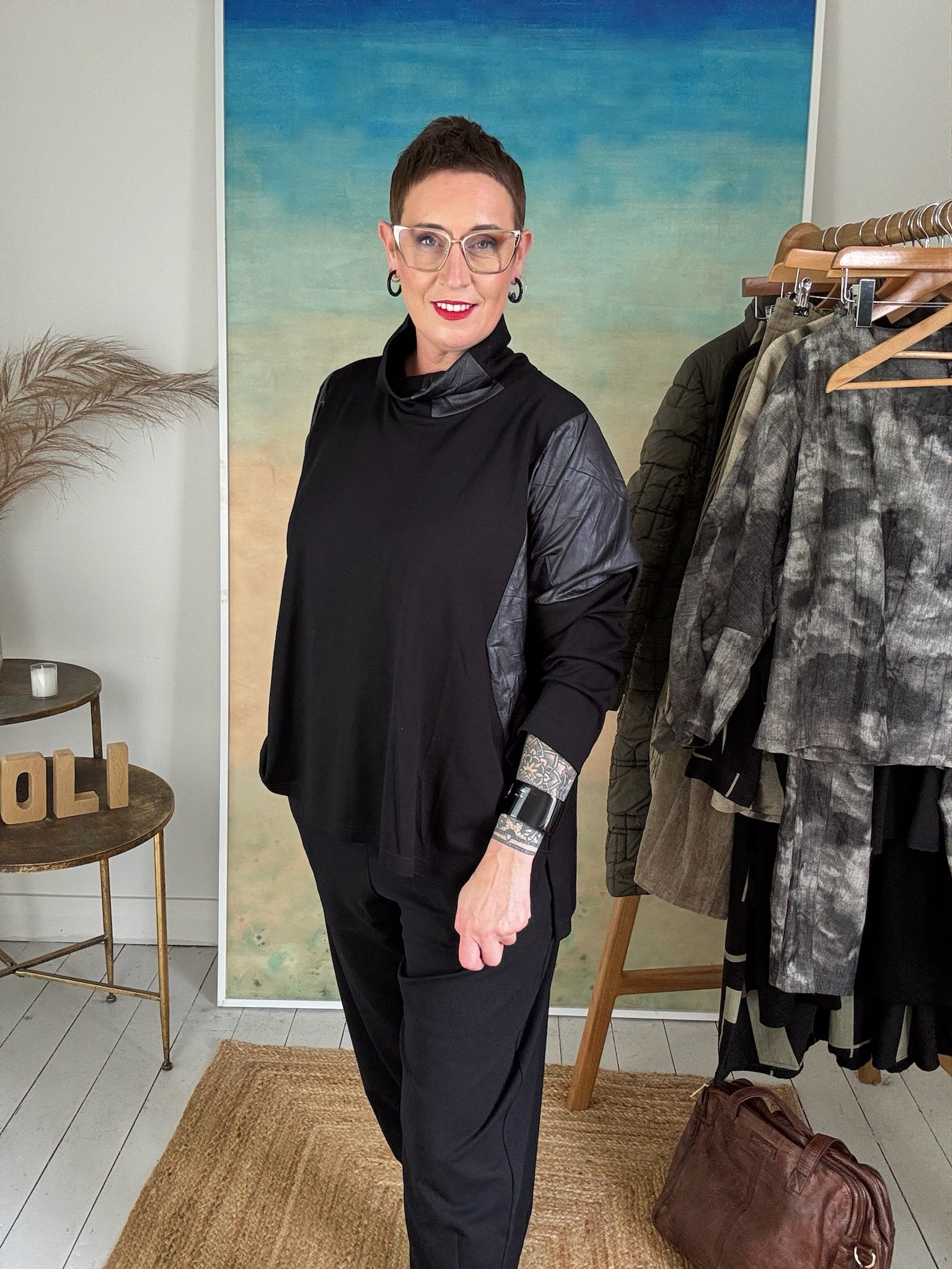 Ebon Blouse in Black