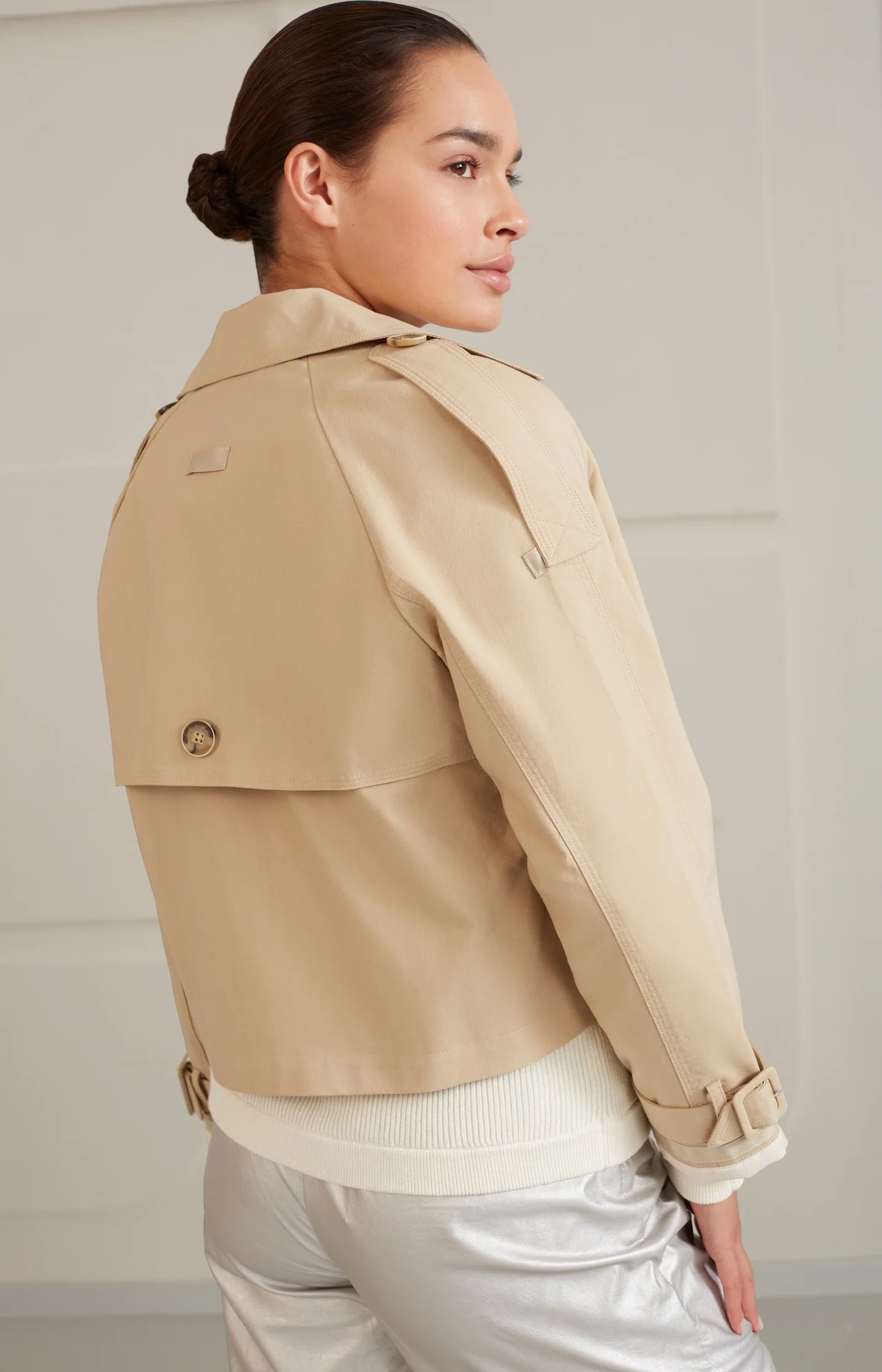 Cropped Trench Coat in White Pepper Beige
