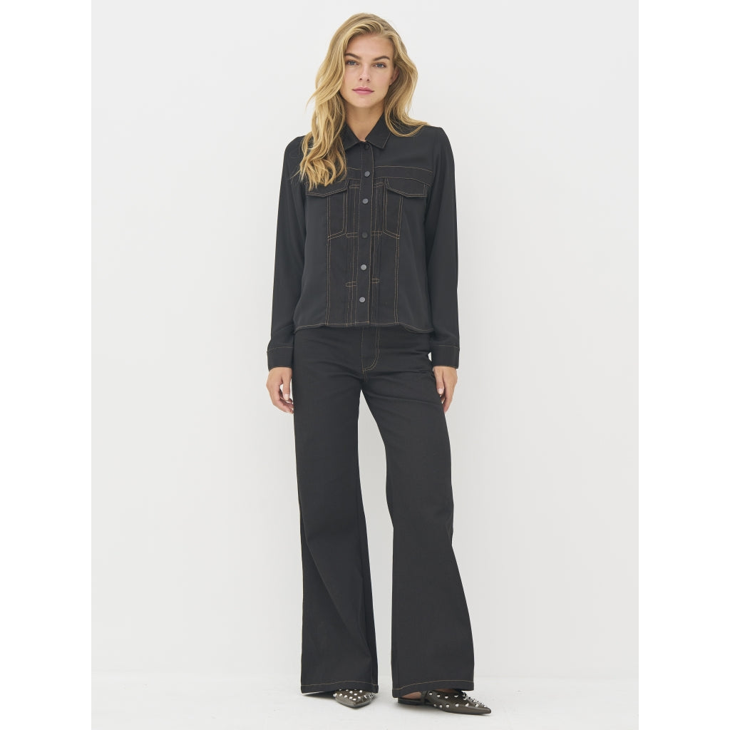 Beate Shirt in Black