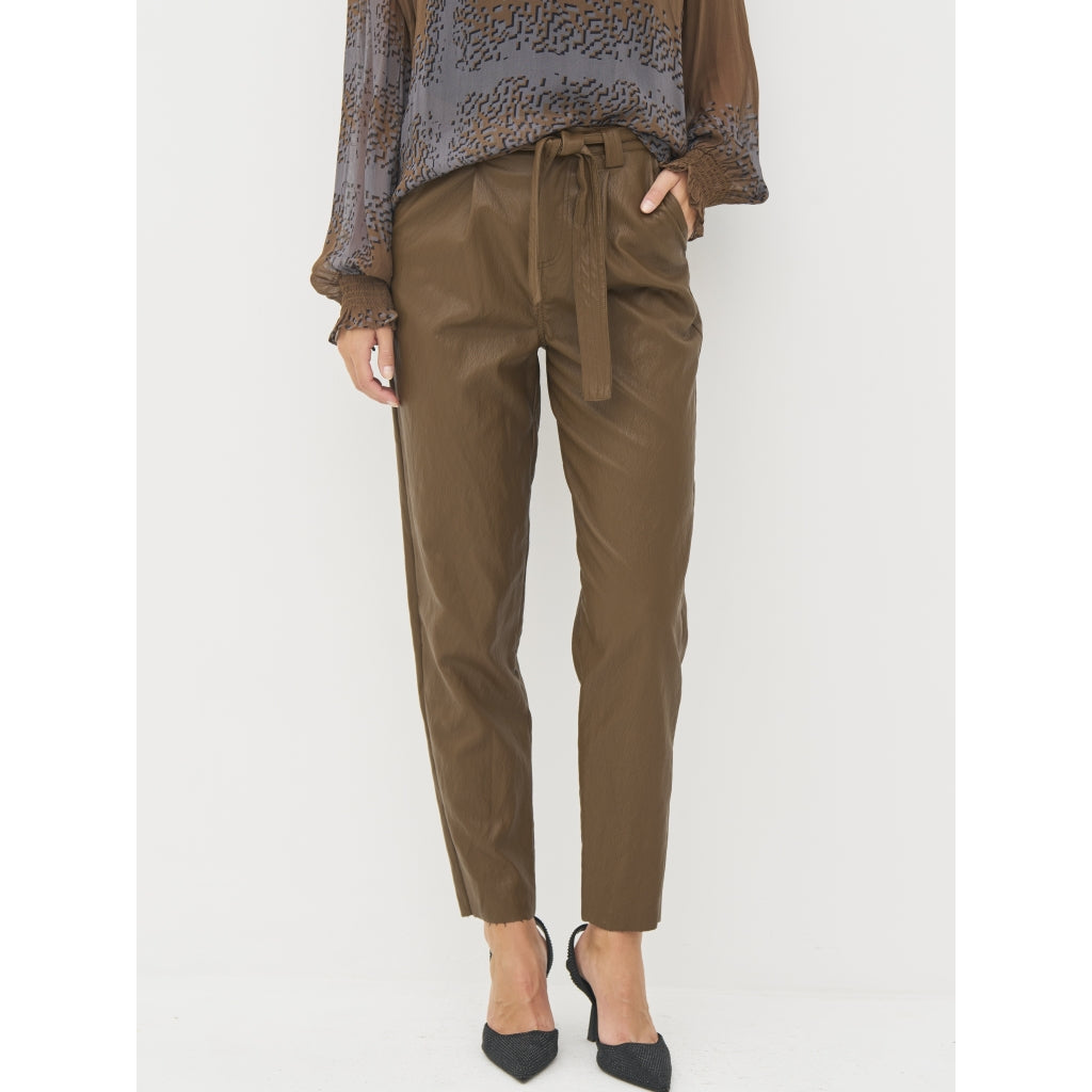 Bella Trousers in Dark Earth