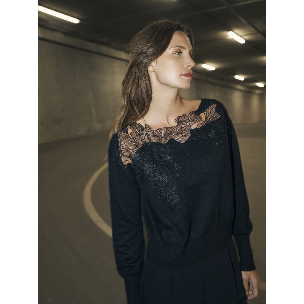 Bobbi Knit Blouse in Black