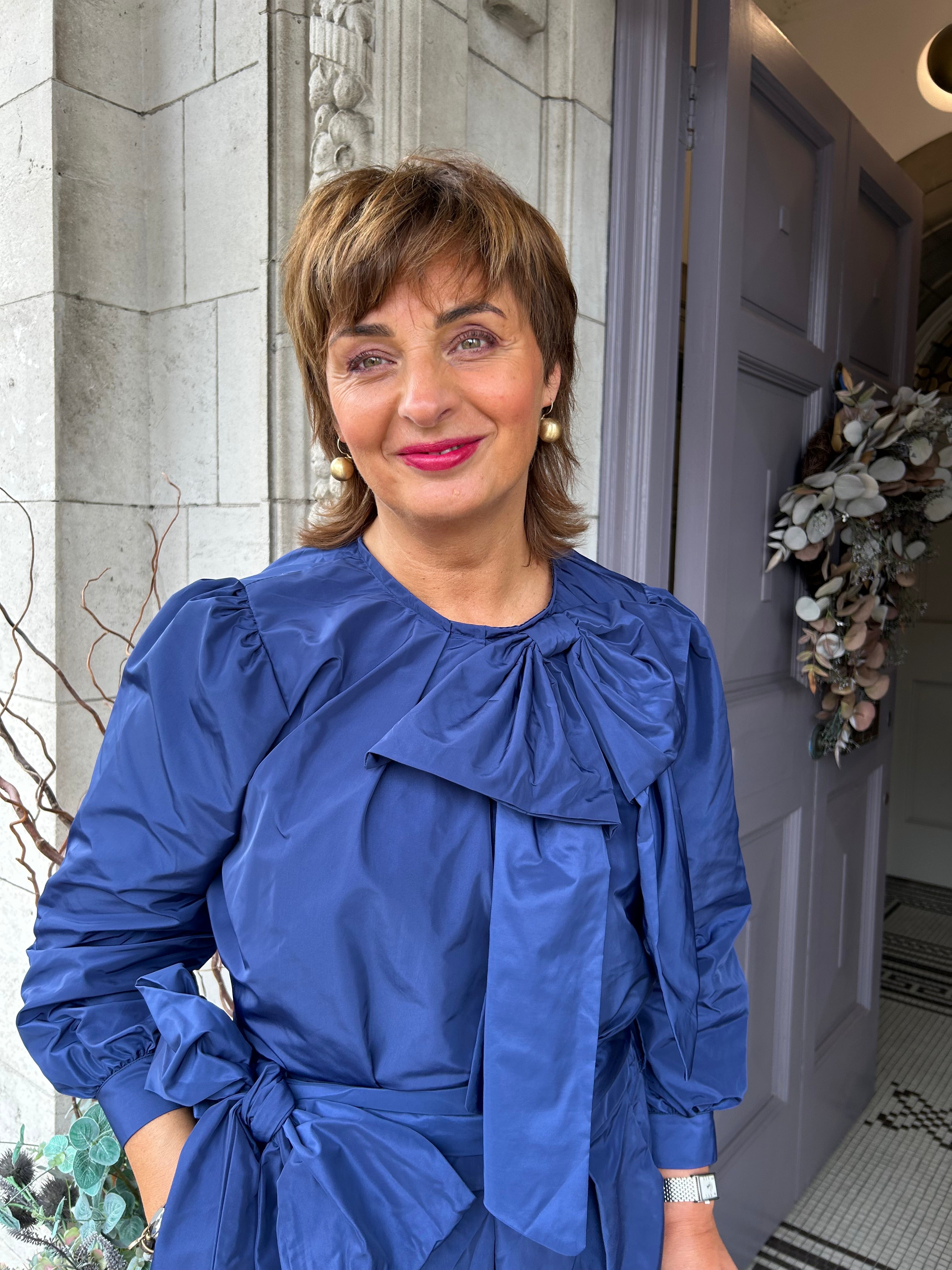 Aria Bow Taffeta Top in Navy