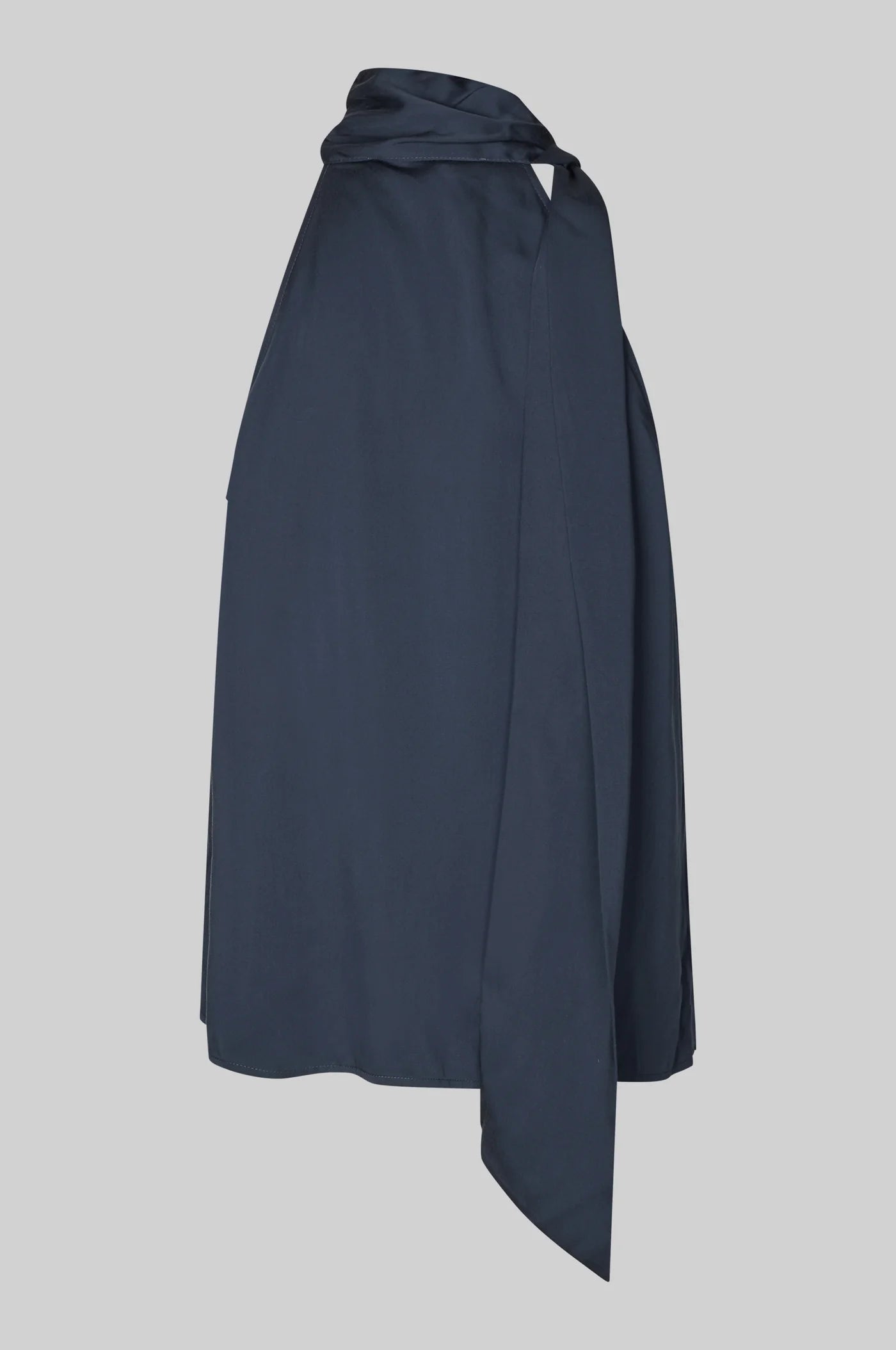 Kura Top in Carbon