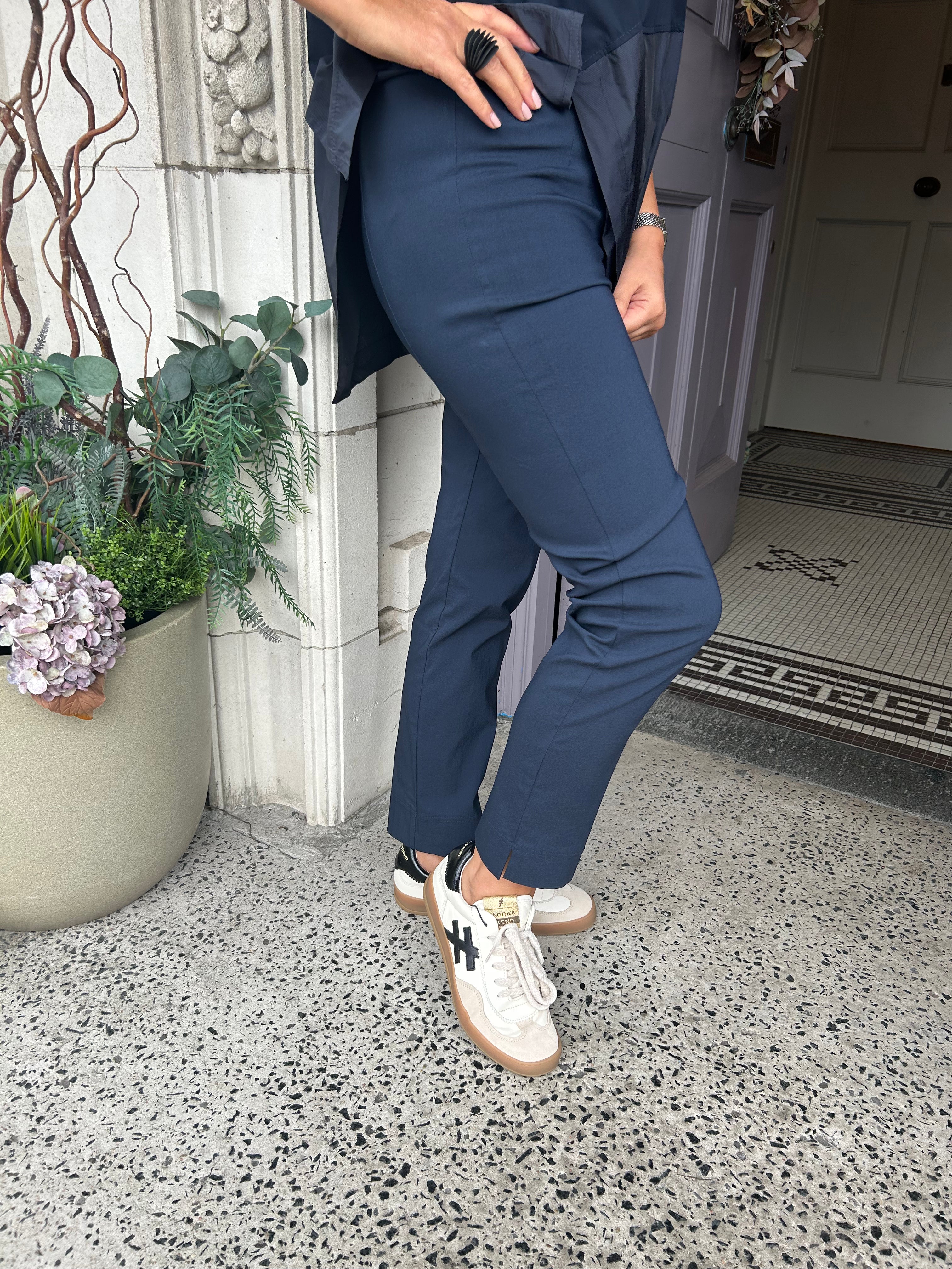 Basic Trouser in Night Blue