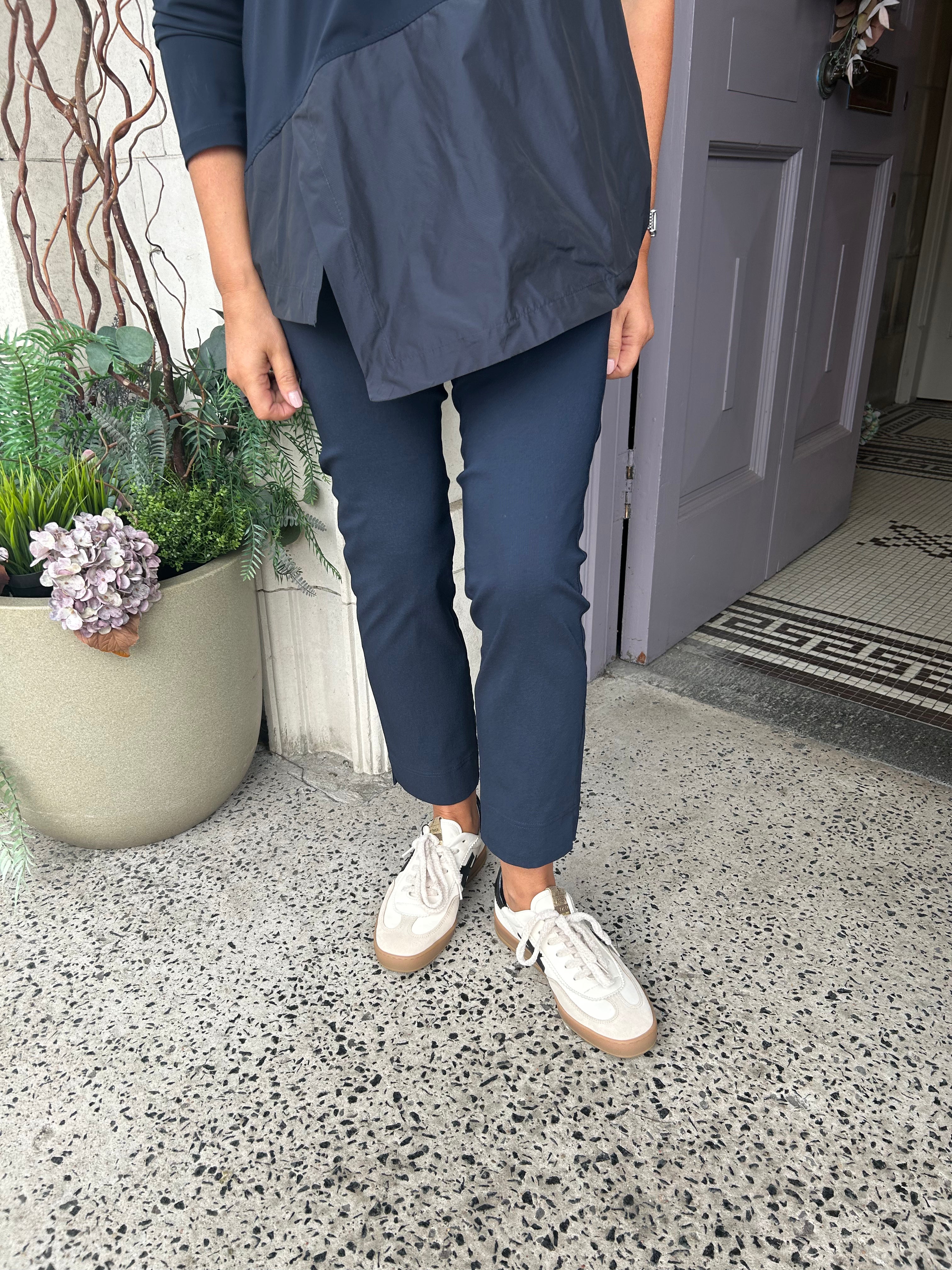Basic Trouser in Night Blue