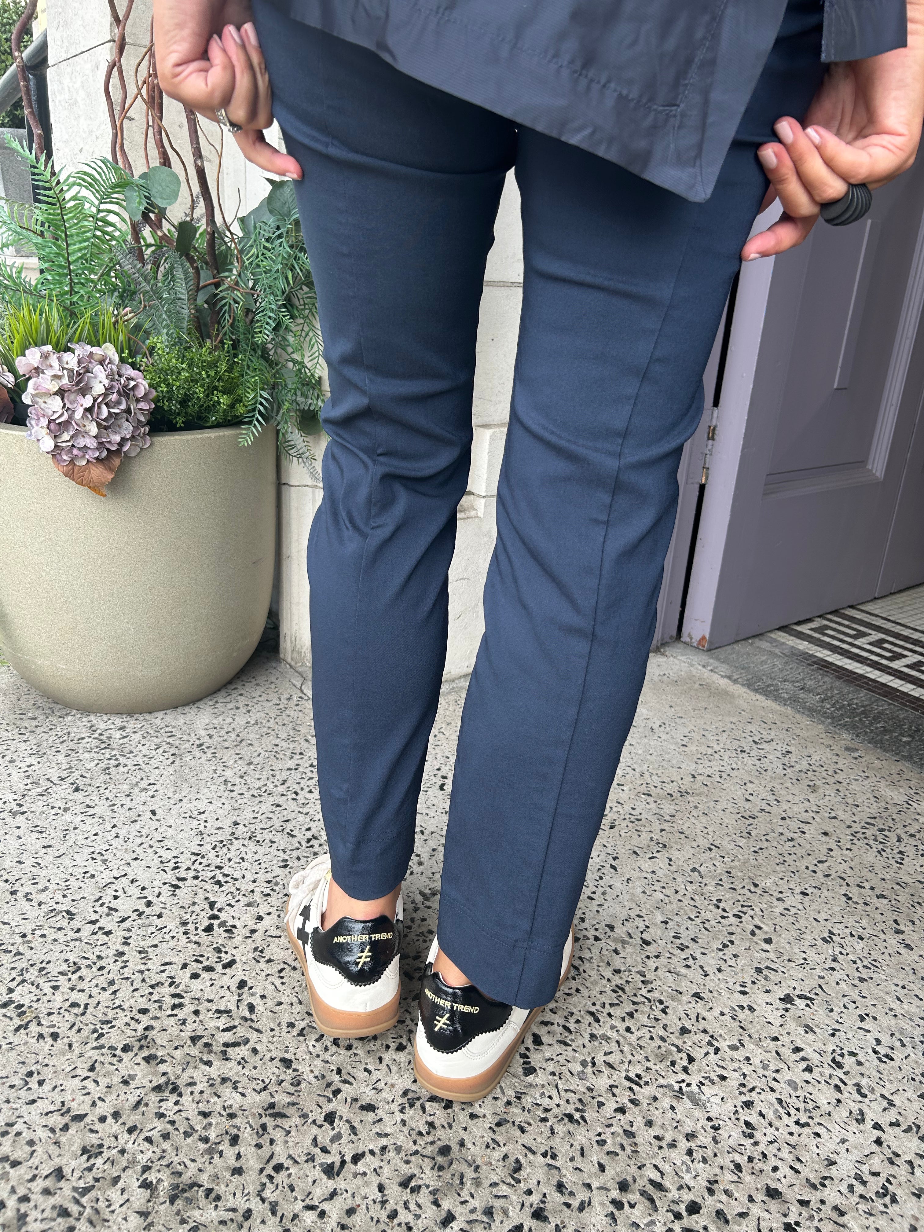 Basic Trouser in Night Blue
