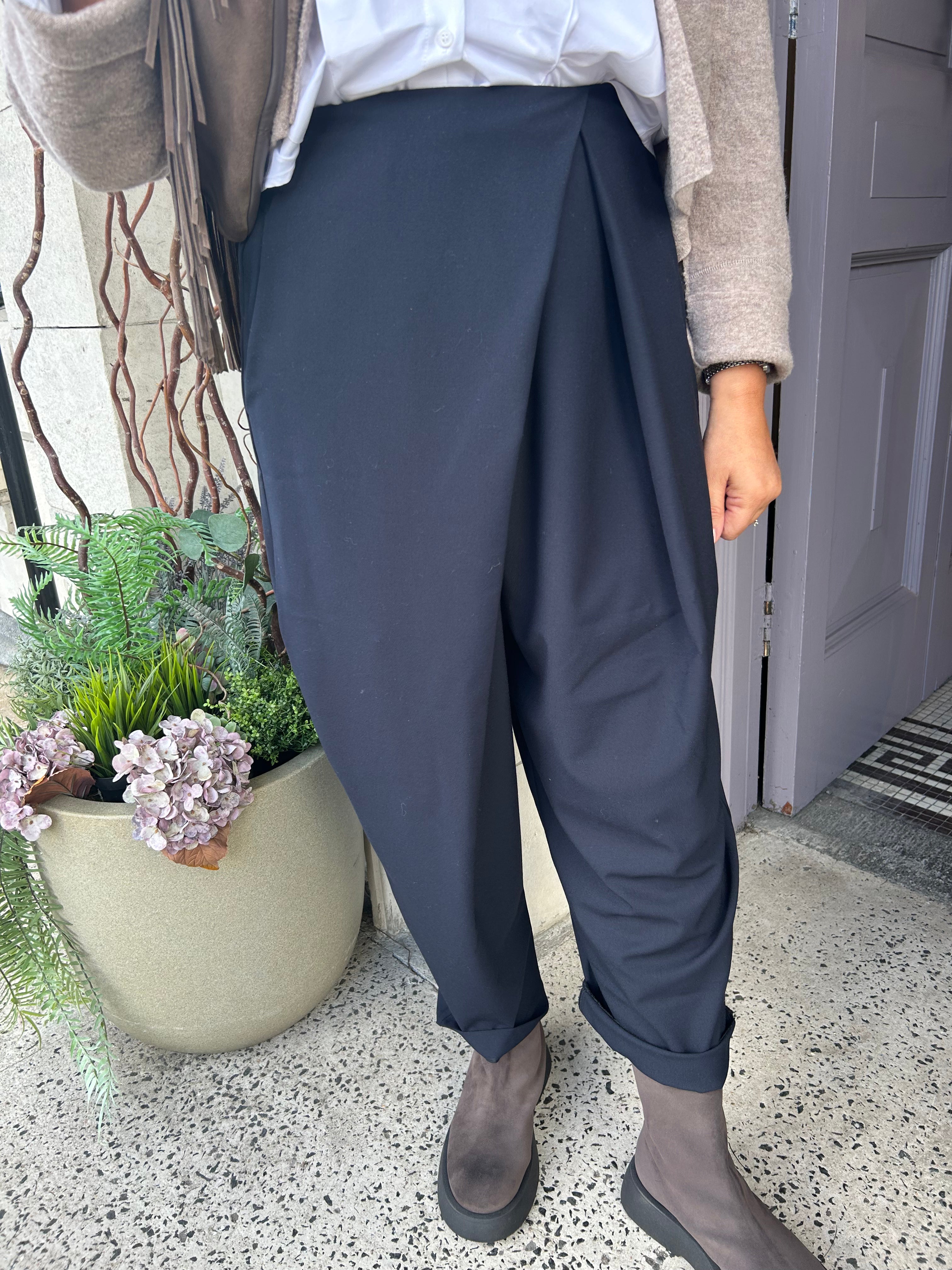 Anika Trouser in Dark Blue