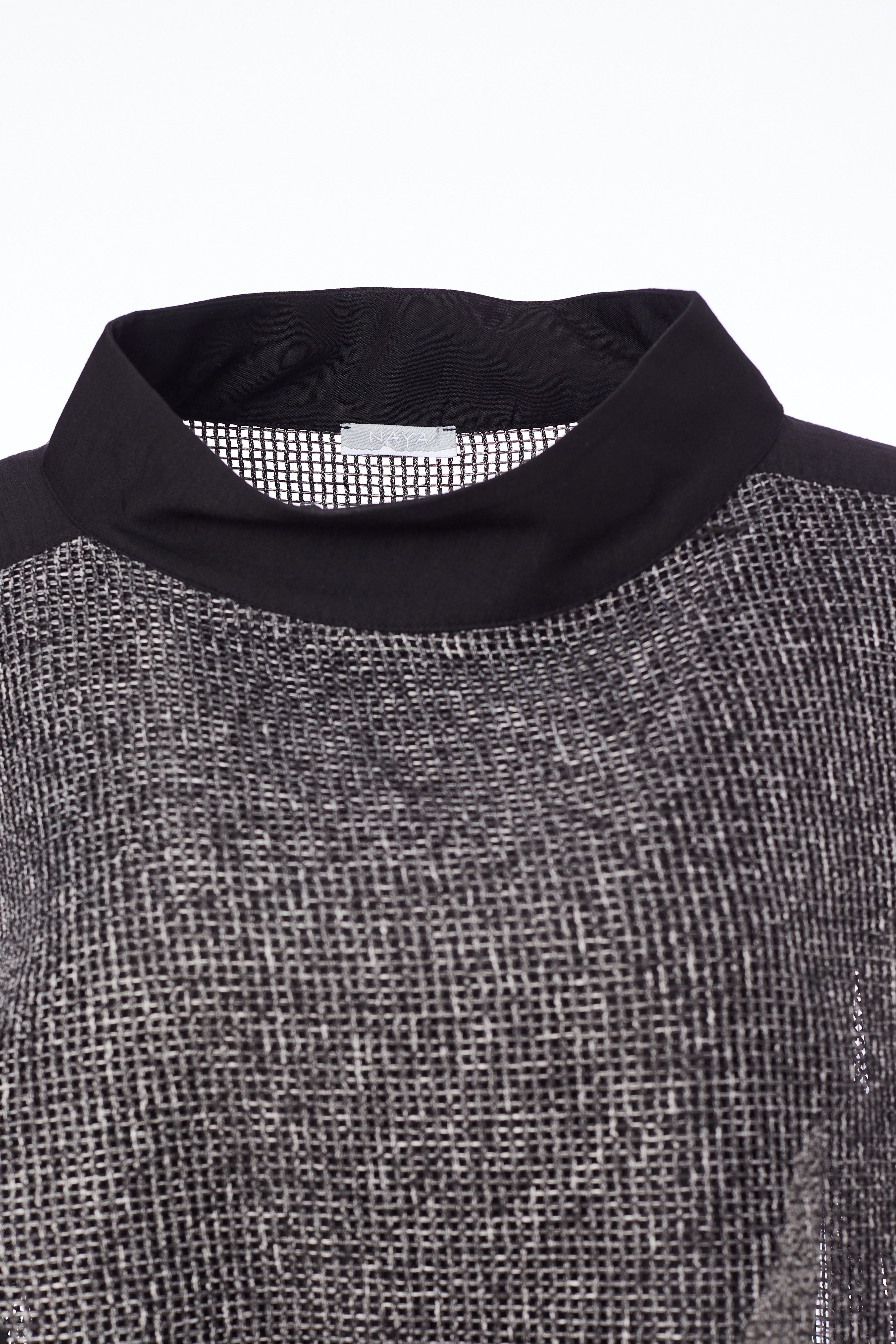 Angled Loose Weave Panel Top in Black/Grey