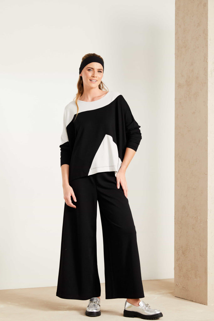 Wide Leg Trouser with Slit in Side Seam in Black
