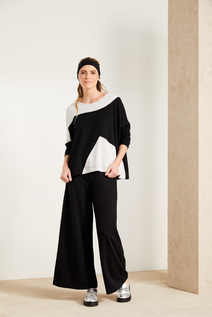 Wide Leg Trouser with Slit in Side Seam in Black