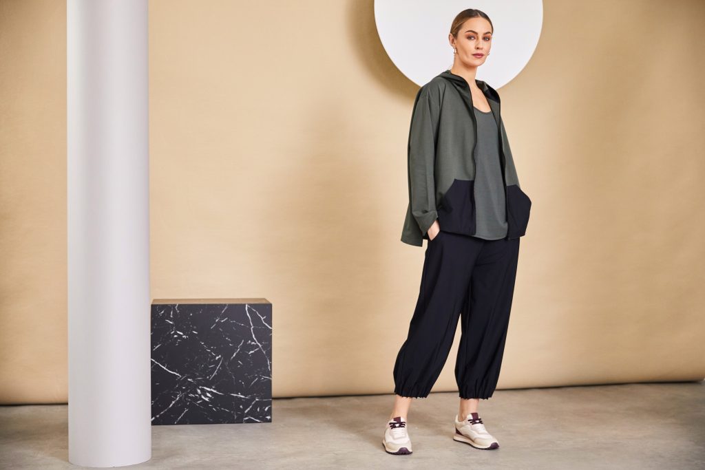Pin Tuck Hem Trouser in Black