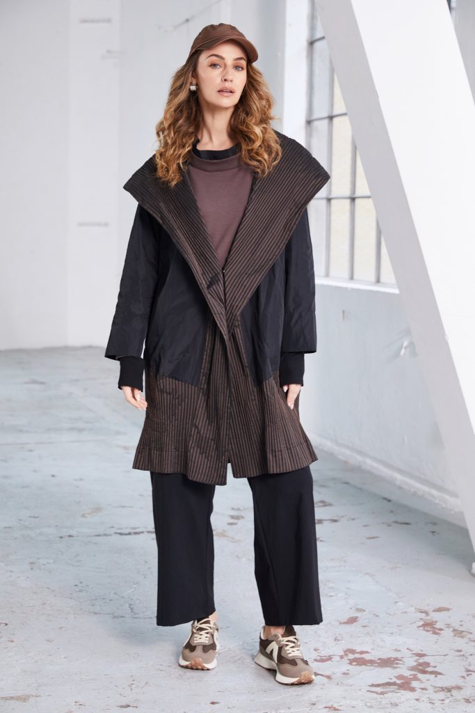 Hooded Long Line Jacket with Contrast Stripped Hem Panels in Black/Cocoa