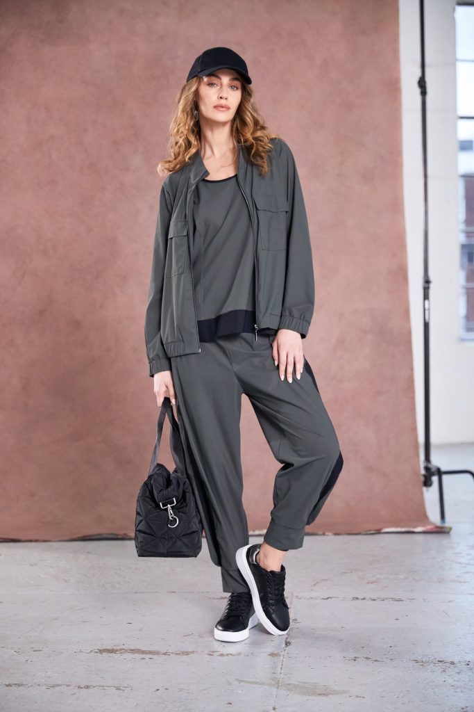 Short Jacket with Side Panels in Forest/Black