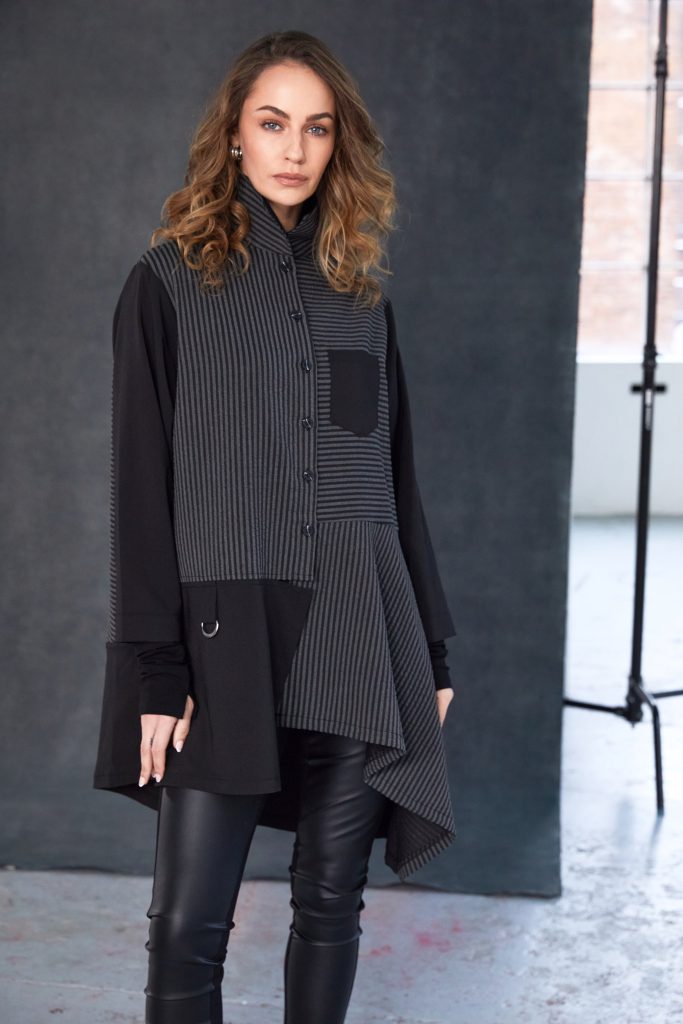 Stripped Blouse with Angled Hem in Black/Grey