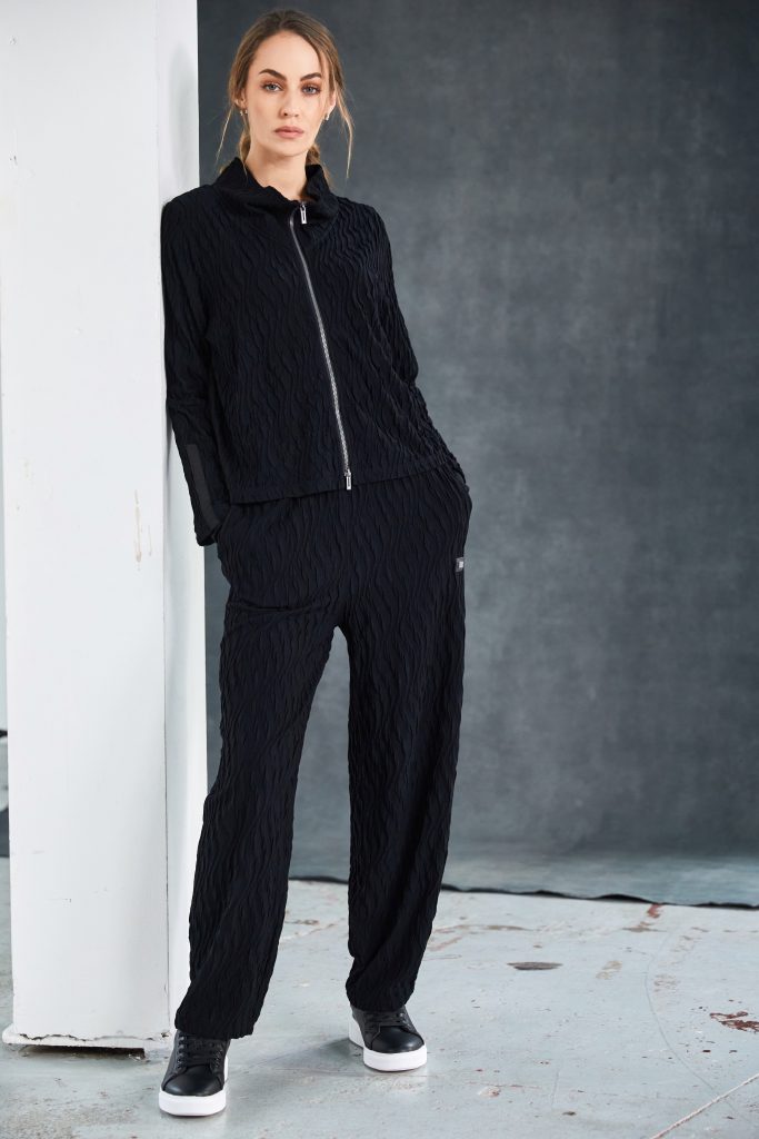 Embossed Knit Pull Up Trouser in Black