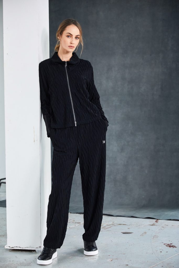 Embossed Knit Pull Up Trouser in Black