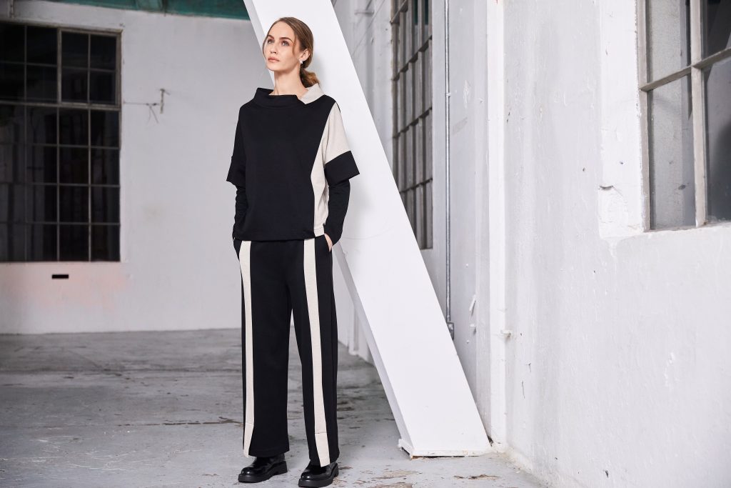 Wide Leg Trouser with Contrast Panel in Black/Sand