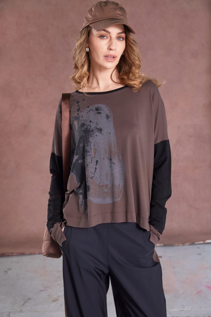 Placement Print Top in Cocoa/Black