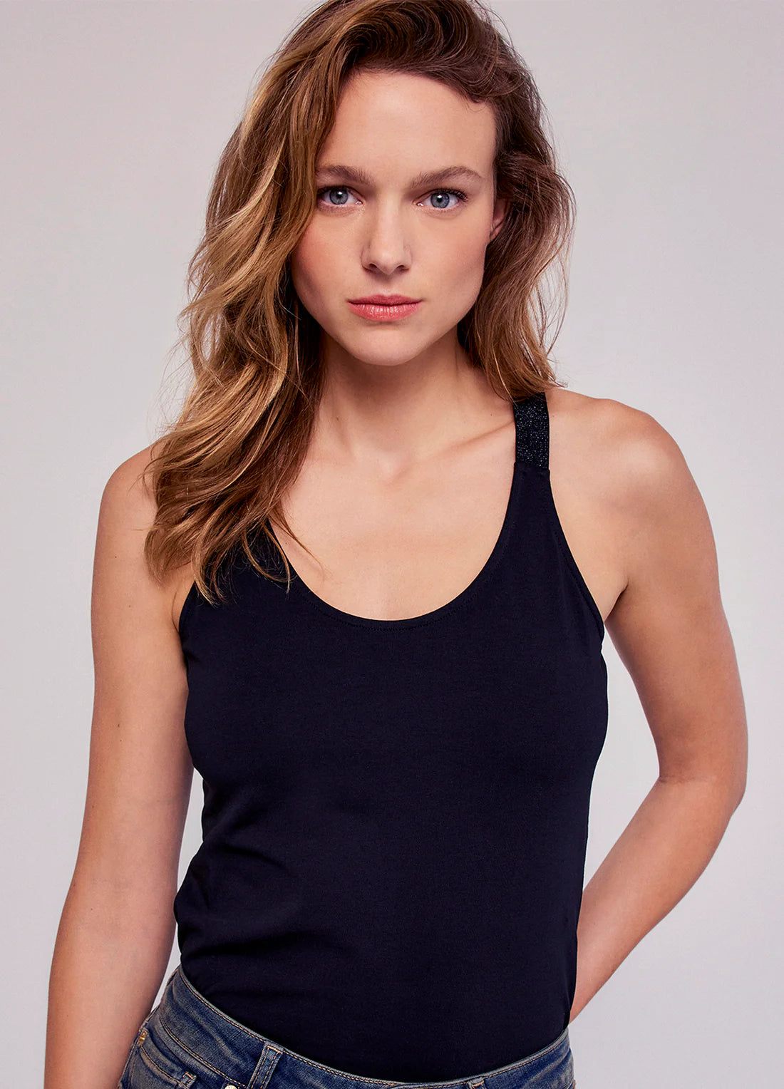 Crossband Top in Black