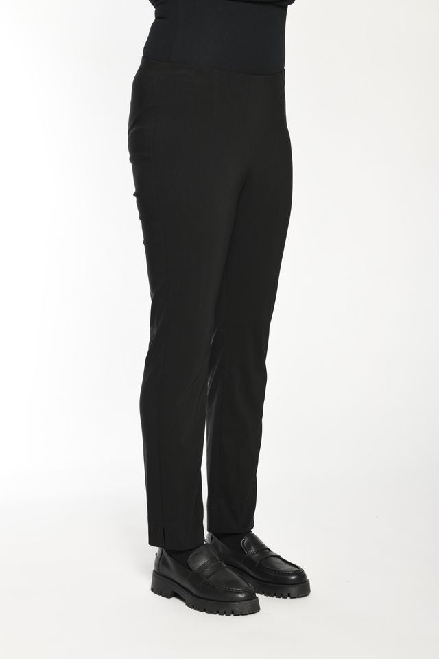Basic Trouser in Black