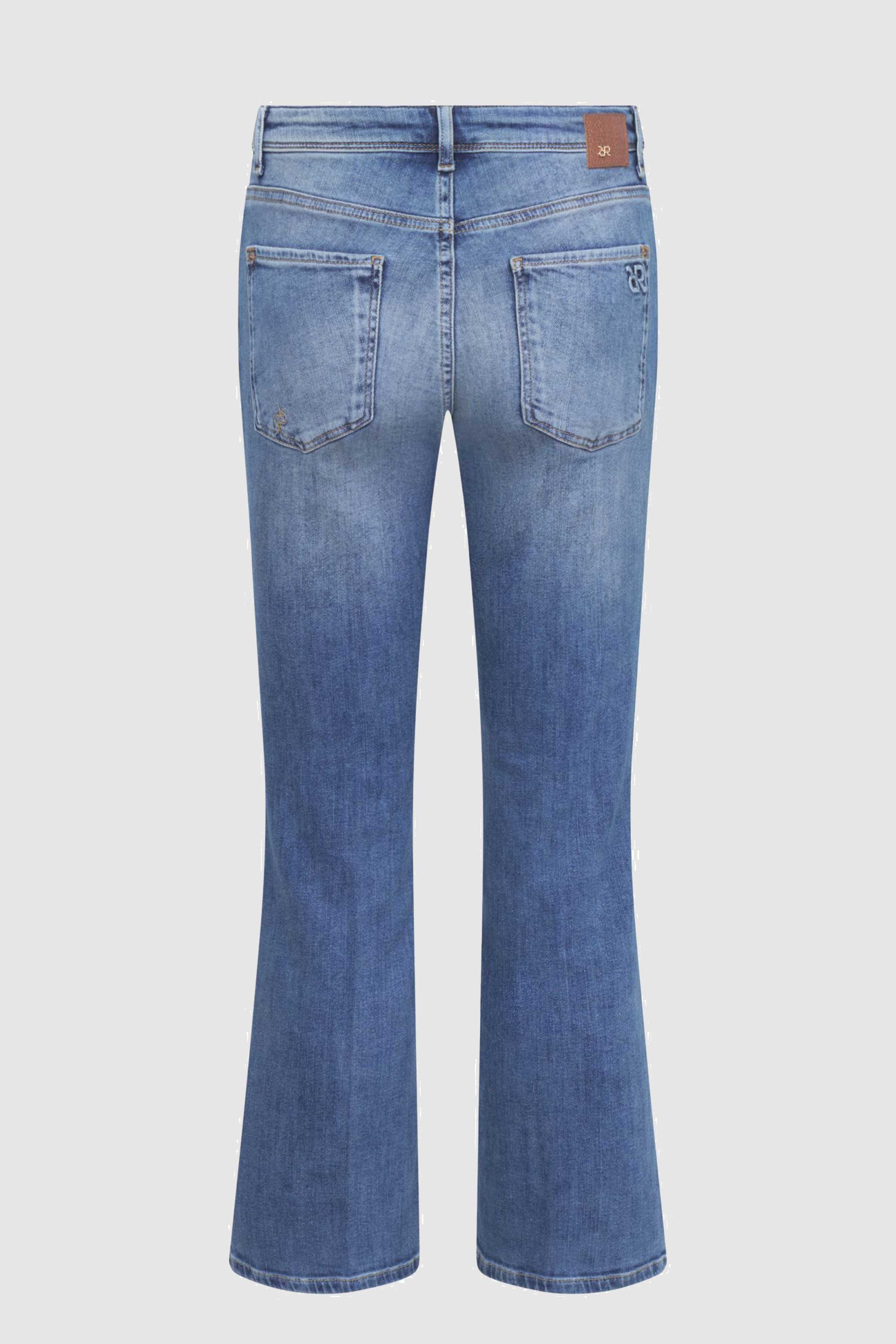 Vic 6/8 Cropped Jeans in Authentic Blue
