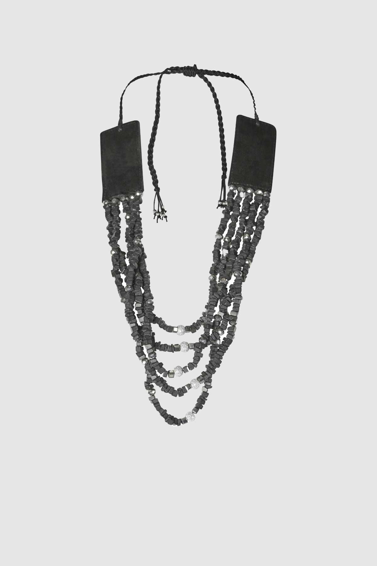 Yana Heavy Necklace in Black